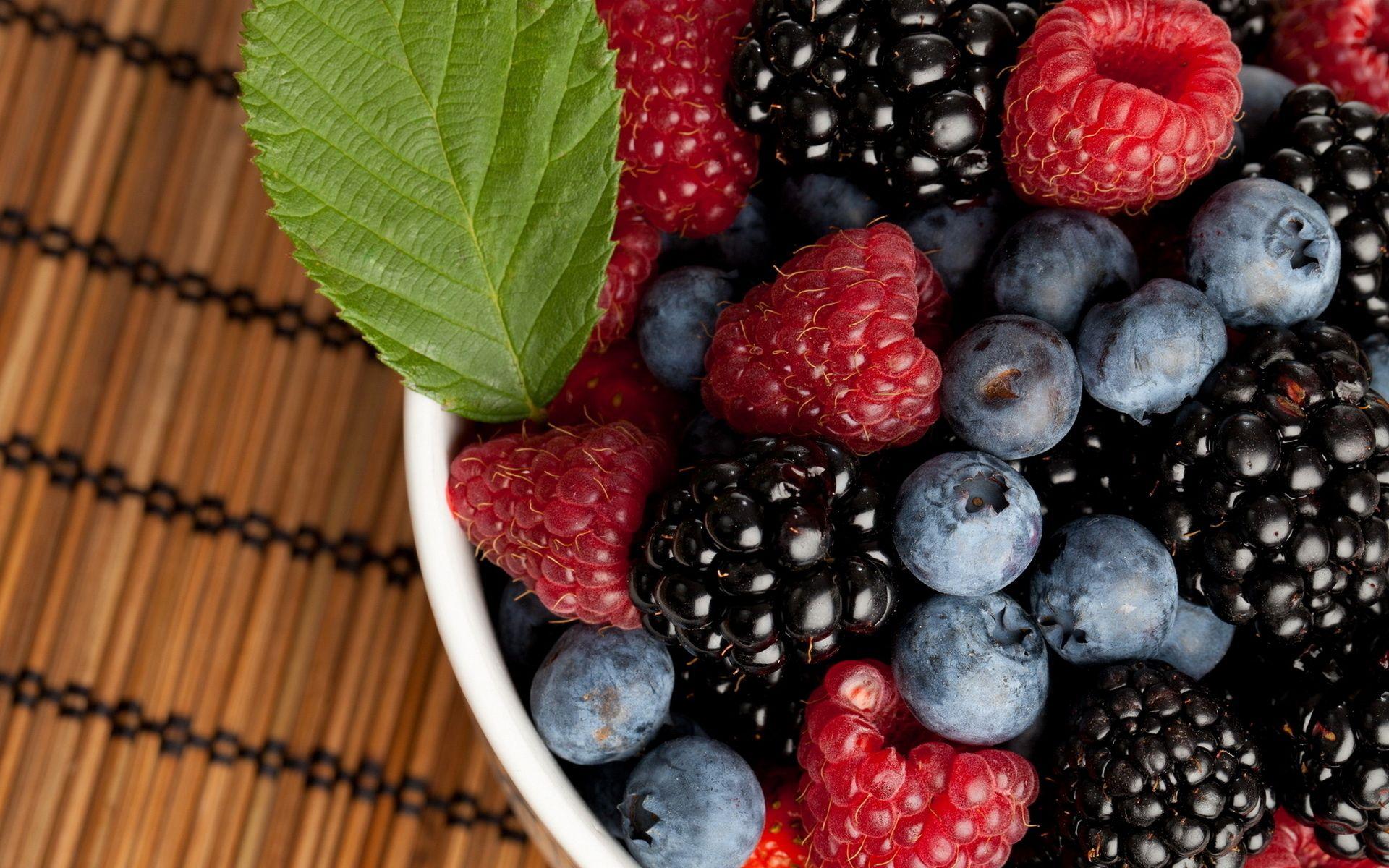 Berries Wallpapers Wallpaper Cave