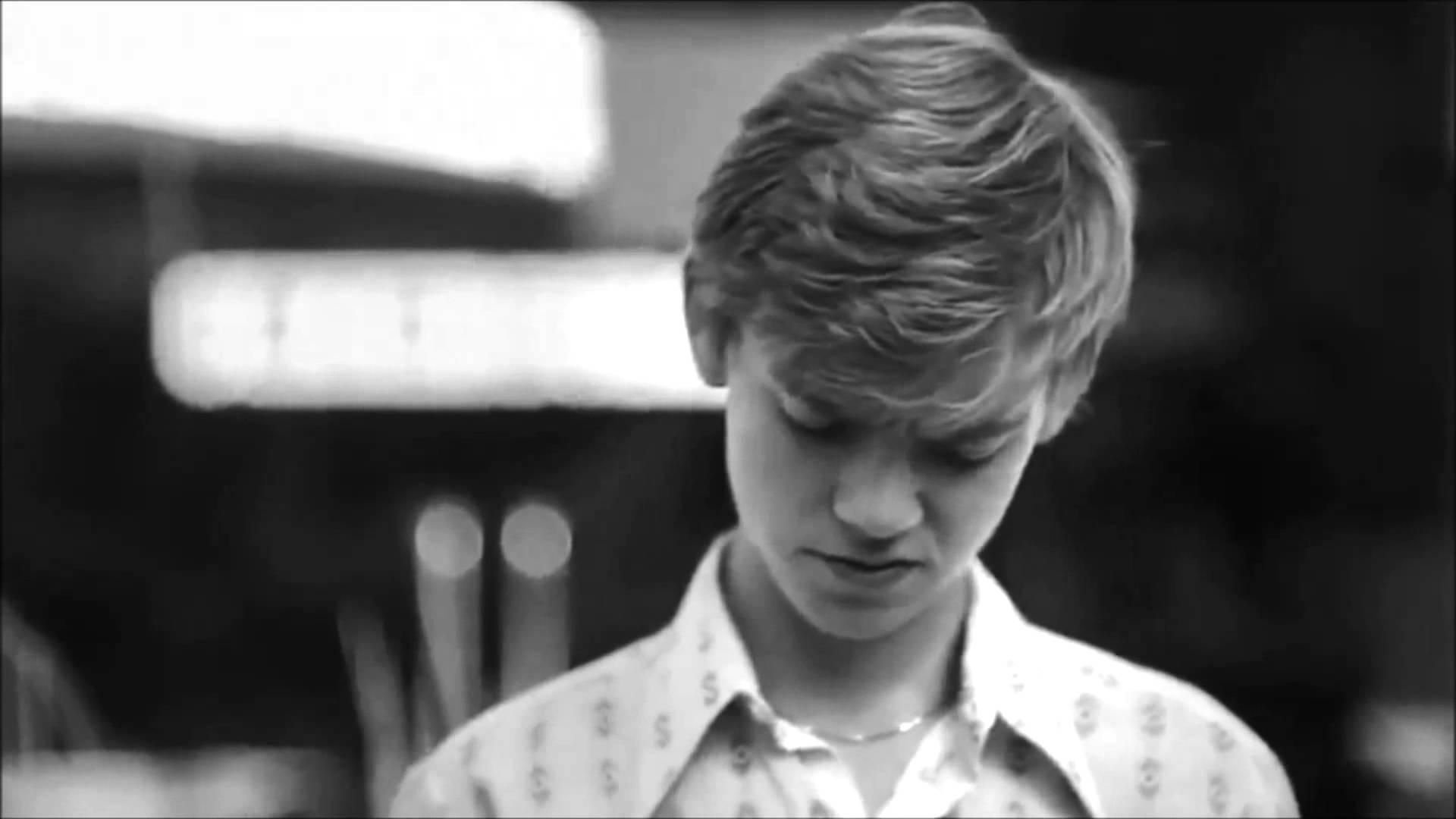 Thomas Sangster Wallpapers Wallpaper Cave