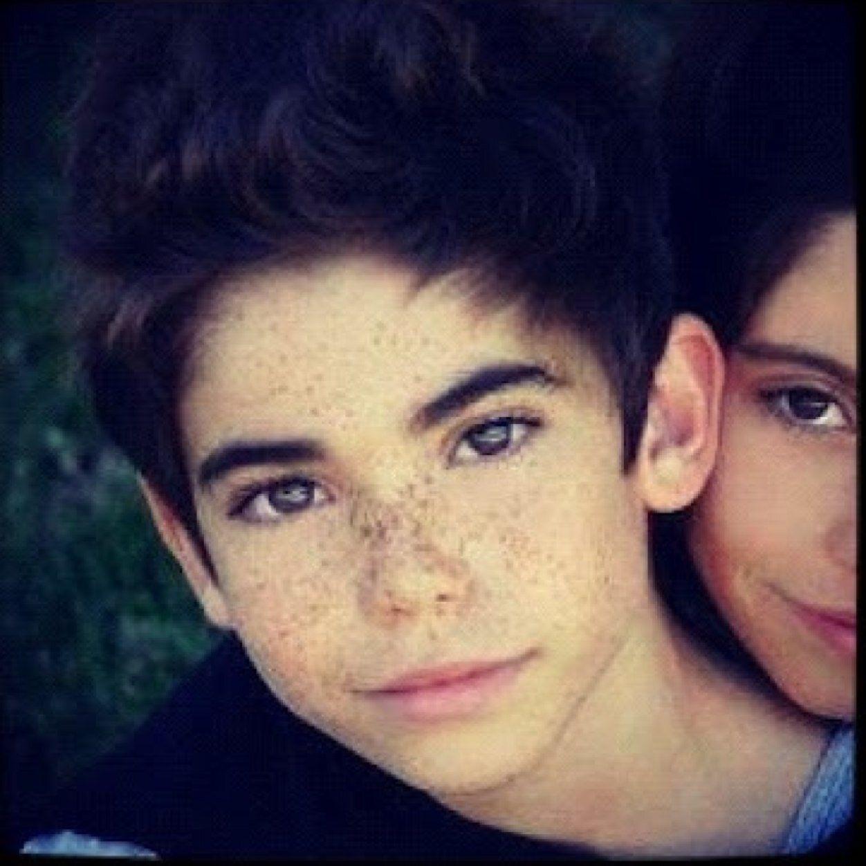 Cameron Boyce Wallpapers Wallpaper Cave