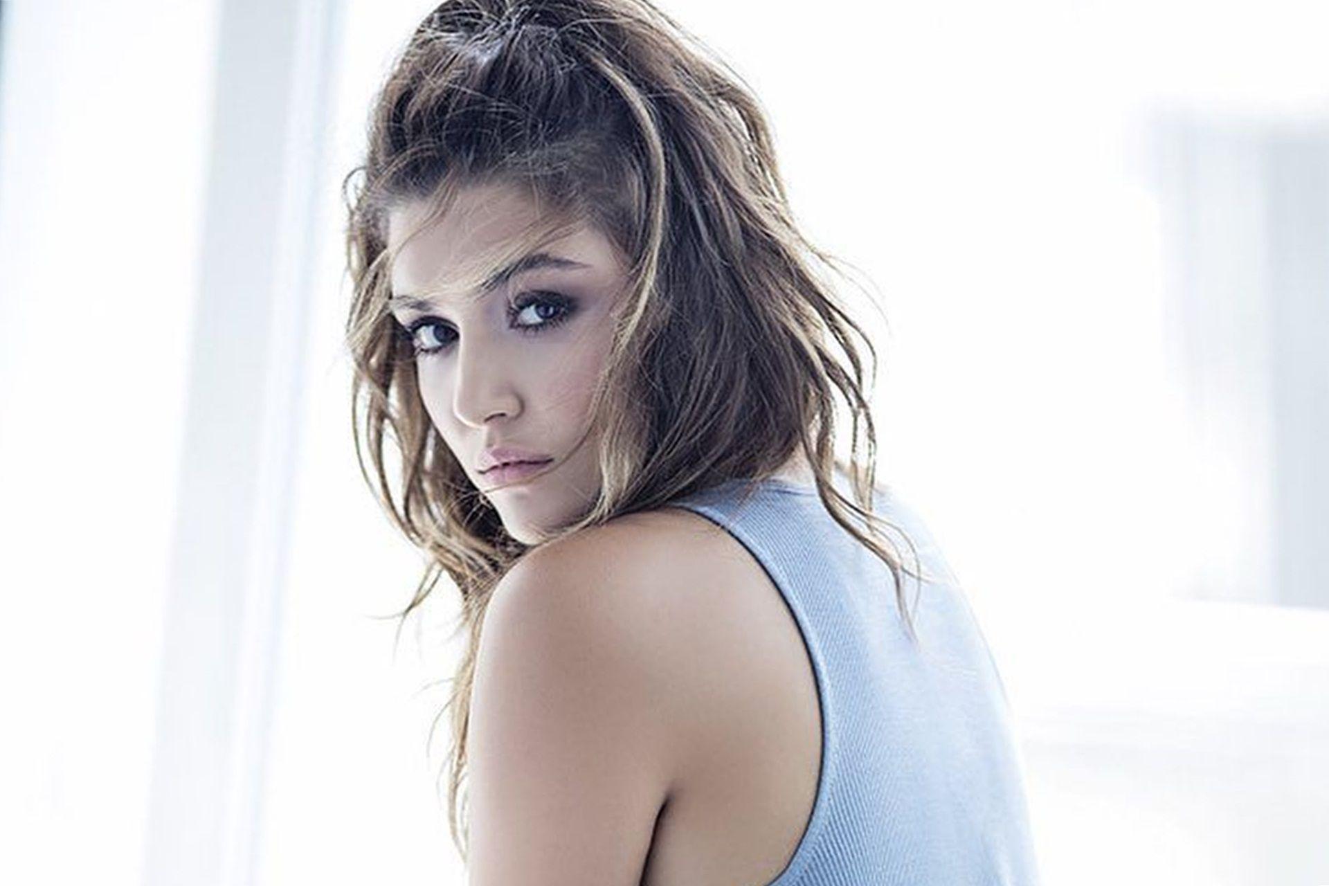 Hande Erçel Wallpapers Wallpaper Cave