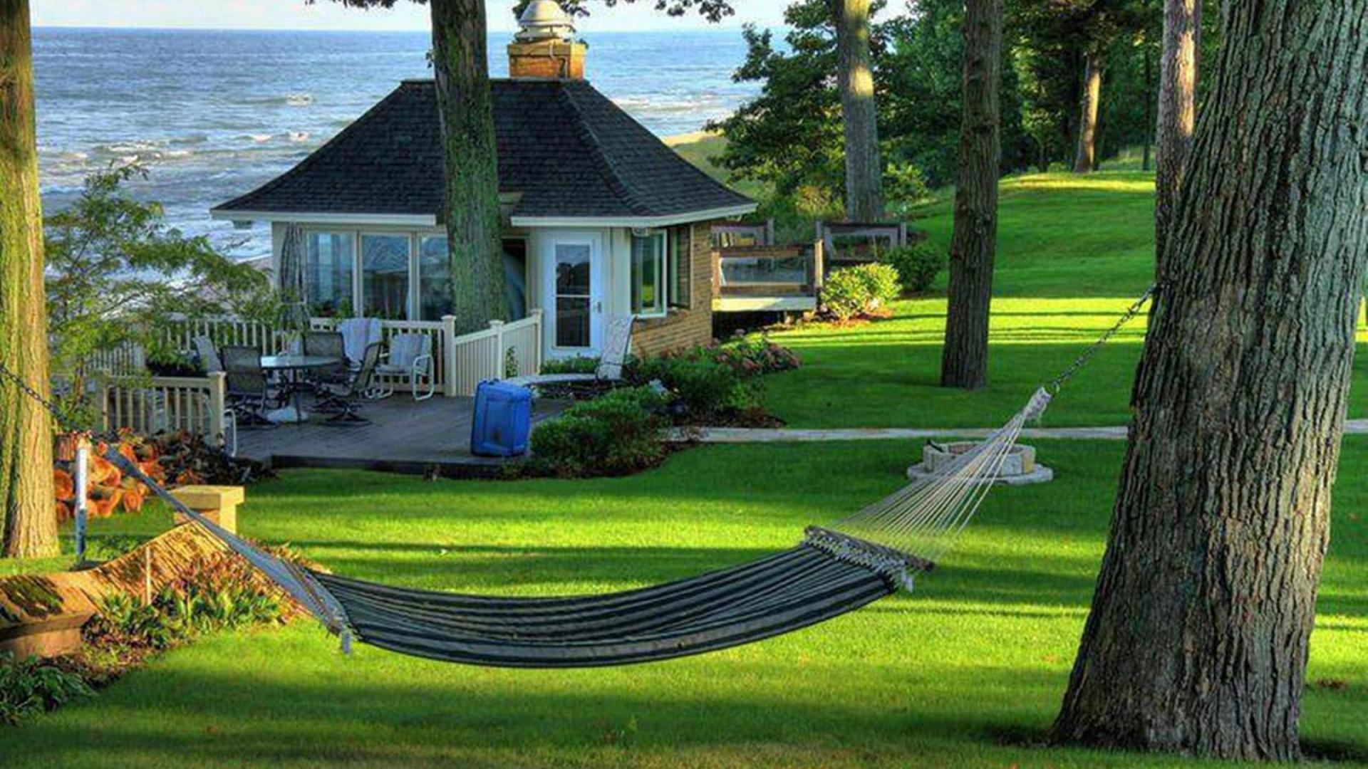 Blue Beach House Wallpaper