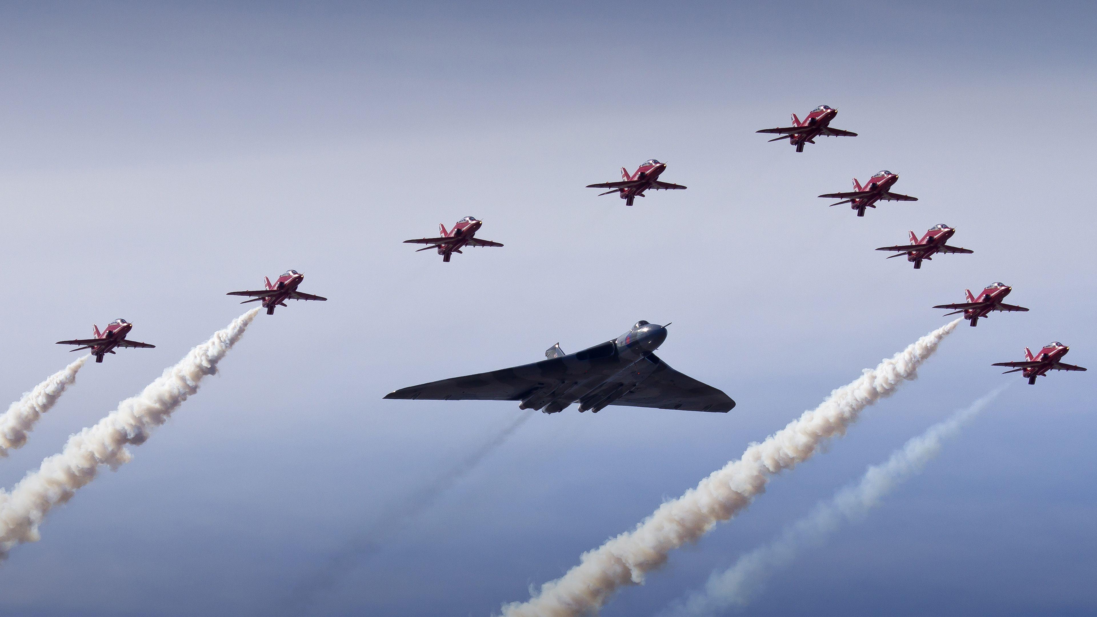 Red Arrows Wallpapers Wallpaper Cave