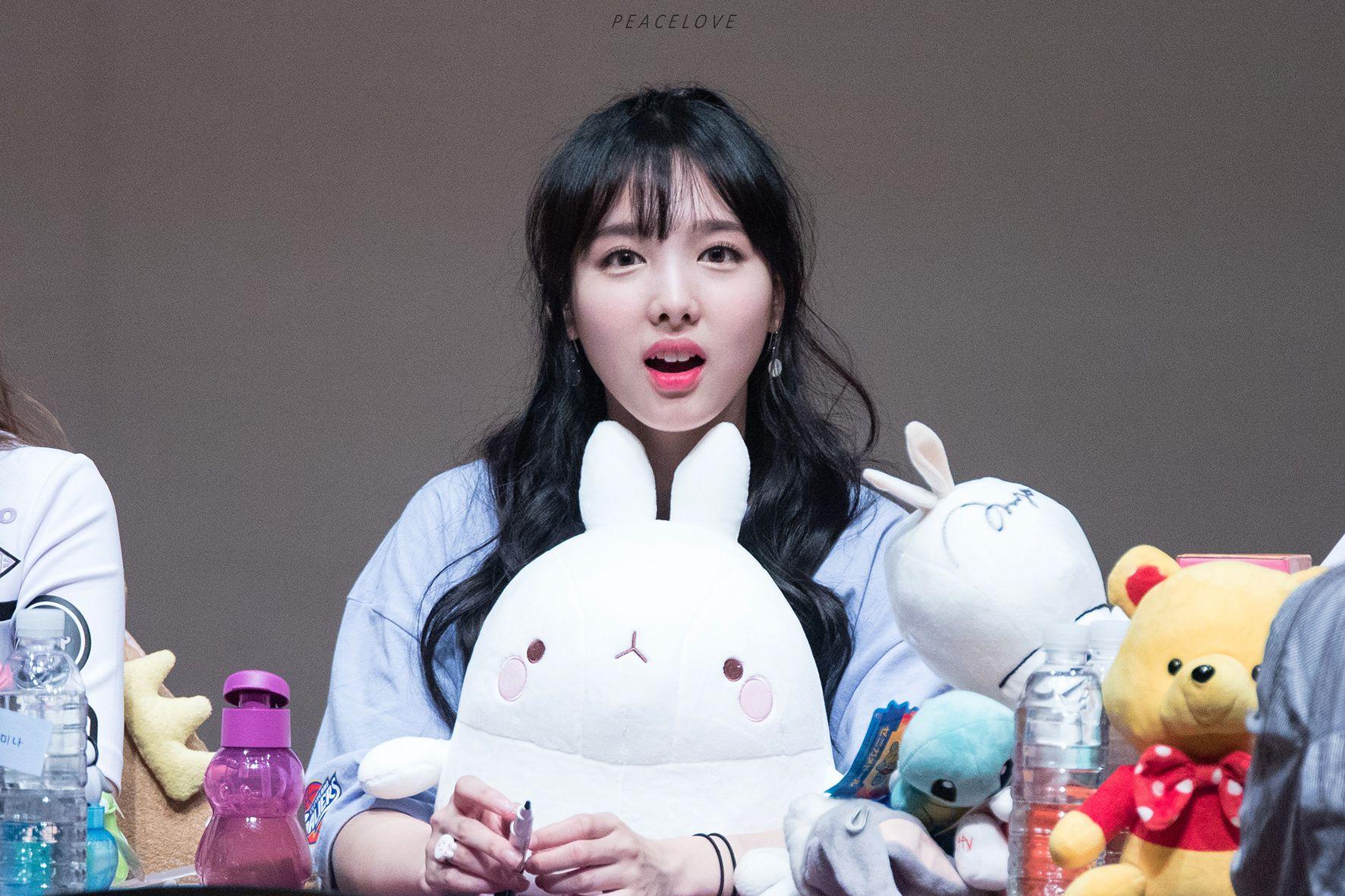 Twice Nayeon Wallpapers Wallpaper Cave