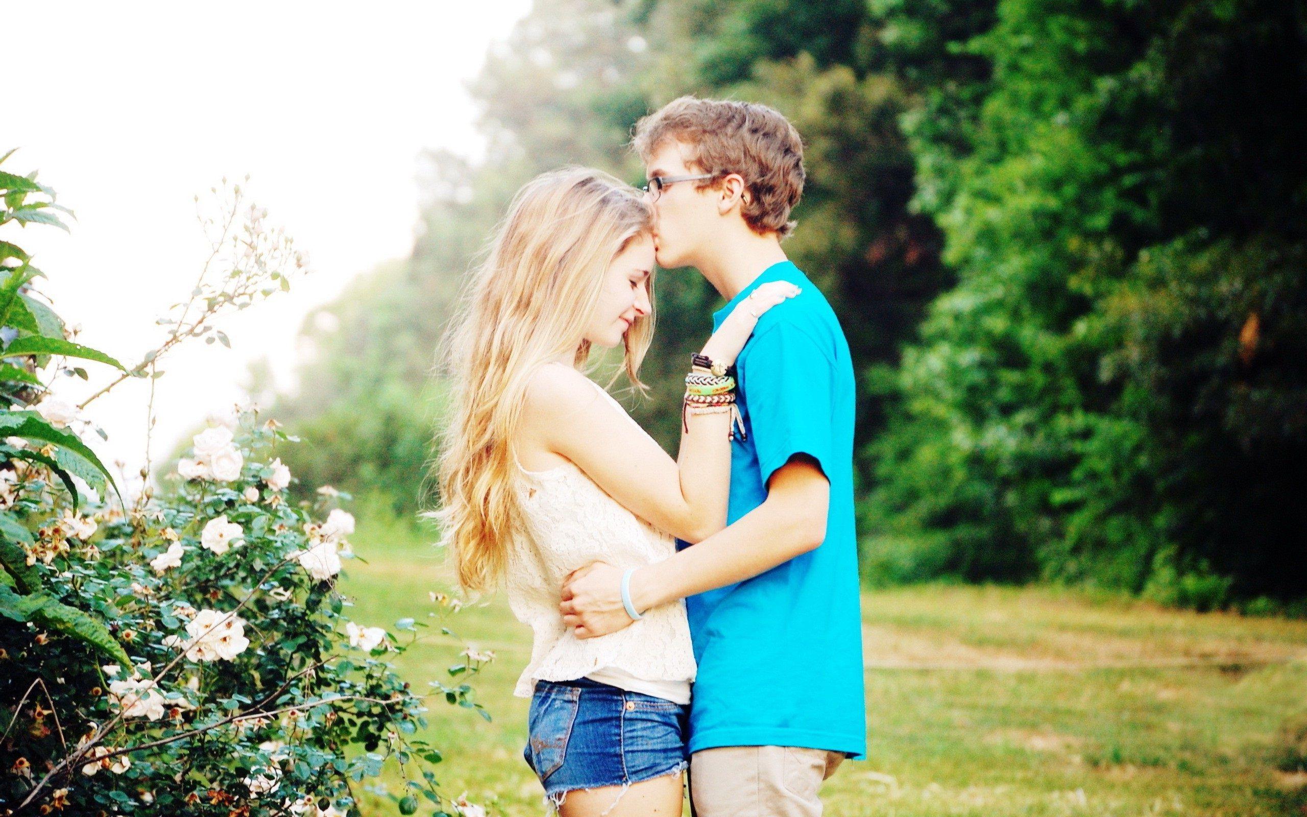 Romantic Kiss Wallpapers HD Wallpaper Cave