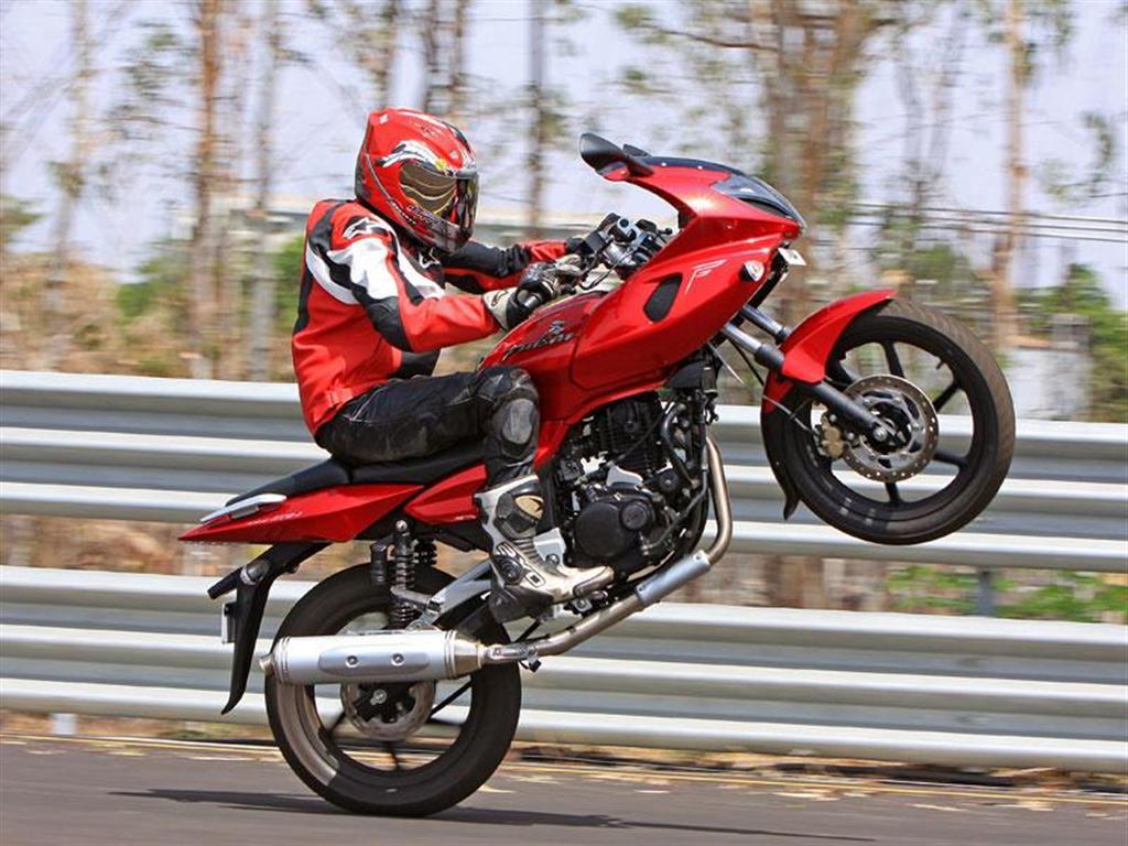 Pulsar 220 Bike Stunt Wallpapers Wallpaper Cave