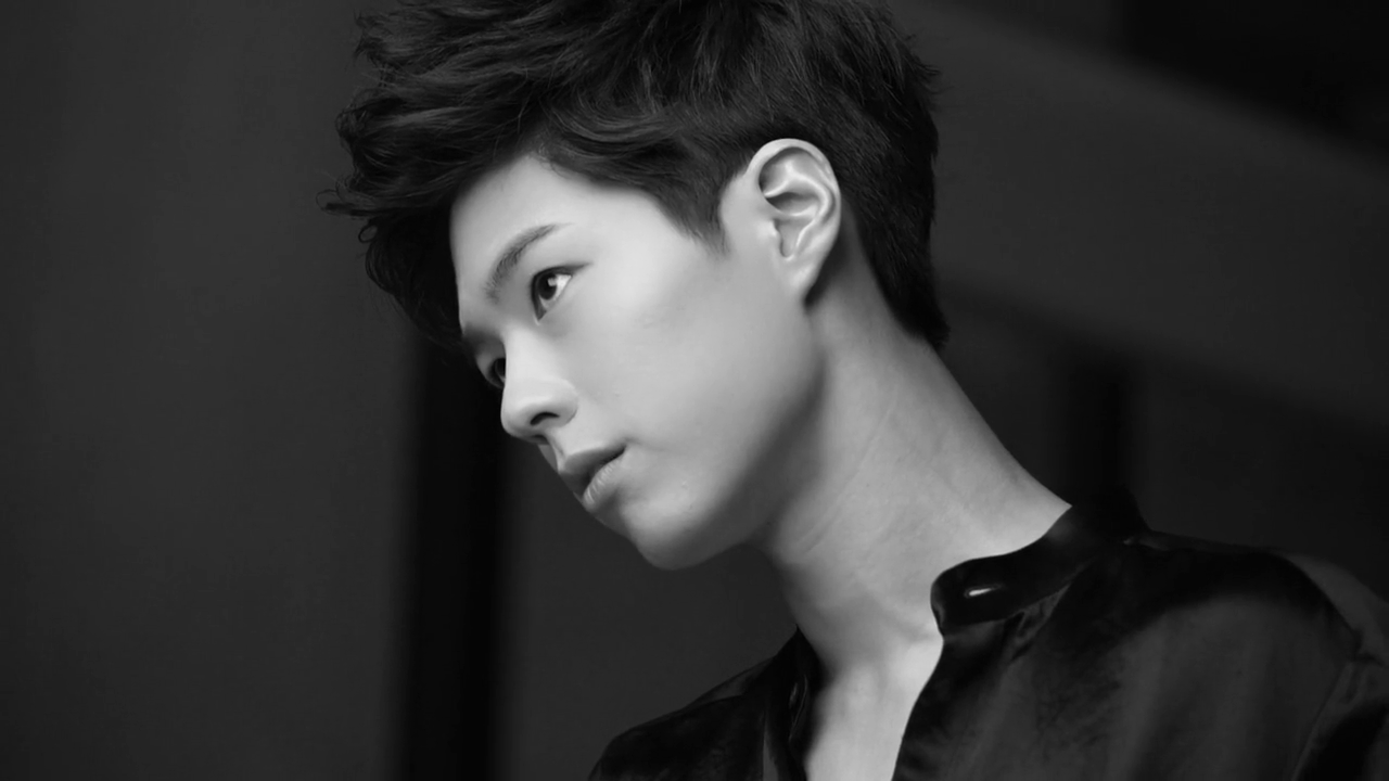 Park Bo Gum Laptop Wallpaper