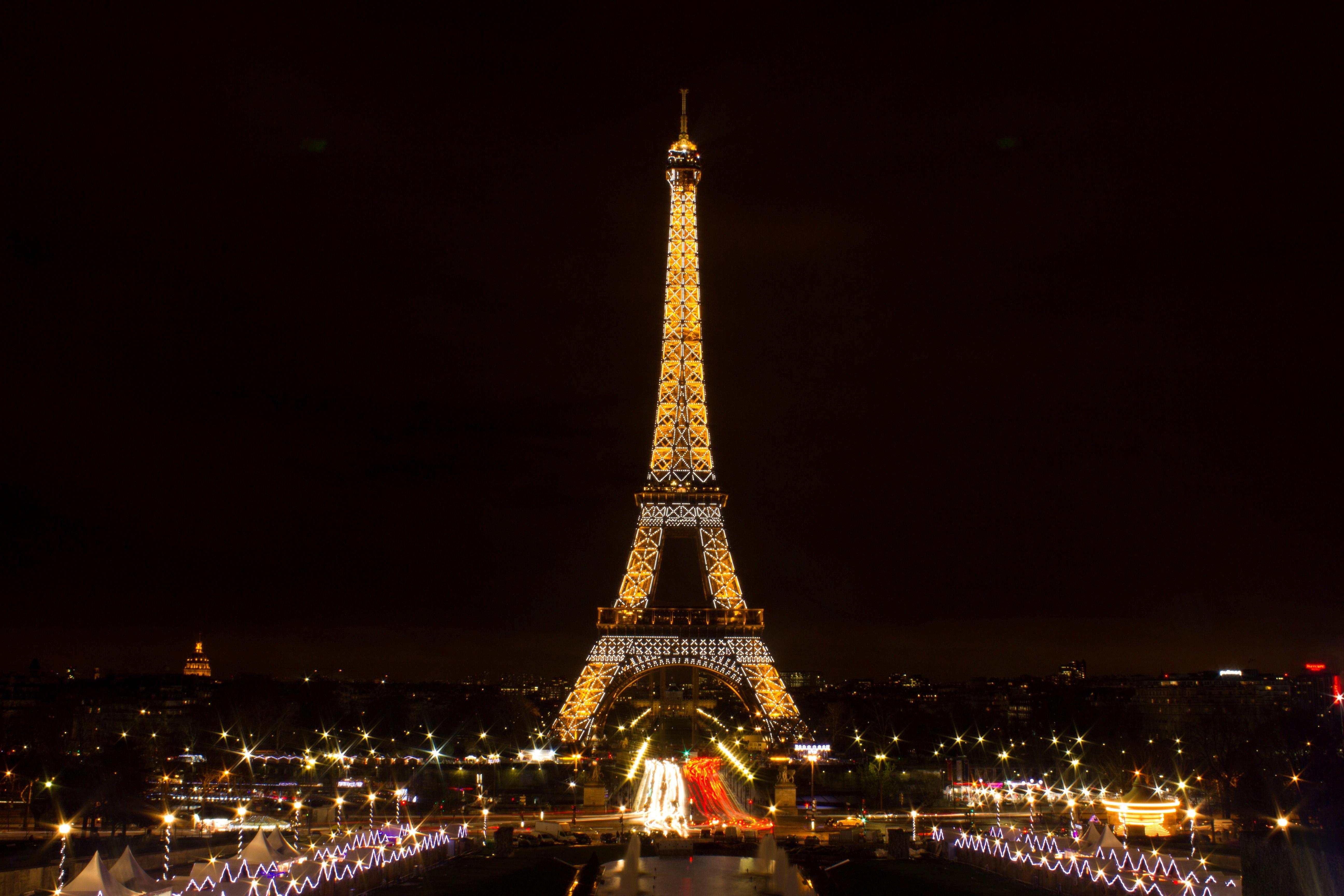 Download Wallpaper Menara Eiffel Animasi 4K Wallpaper