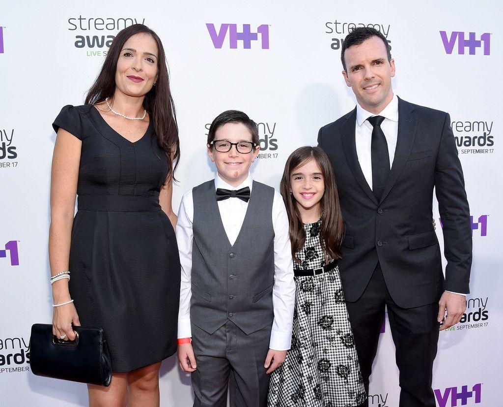 Eh Bee Family Wallpapers Wallpaper Cave