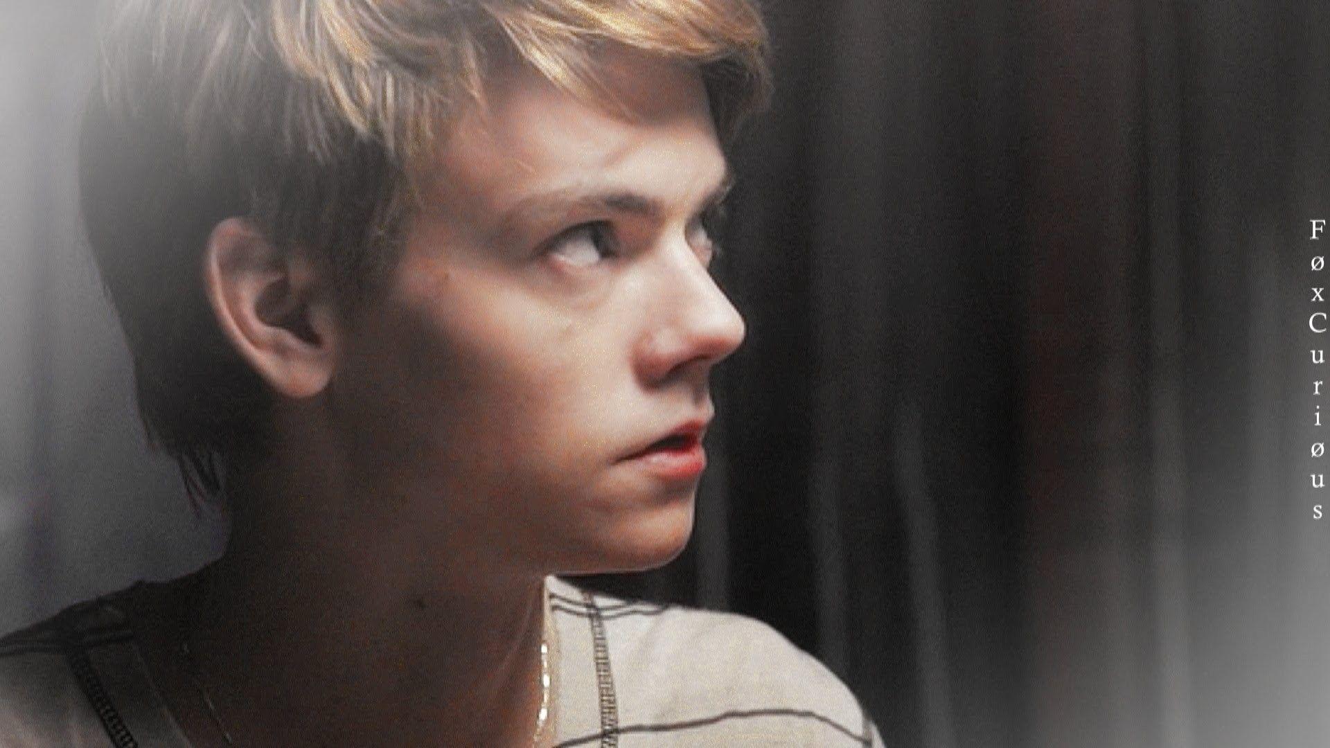 Thomas BrodieSangster Wallpapers Wallpaper Cave