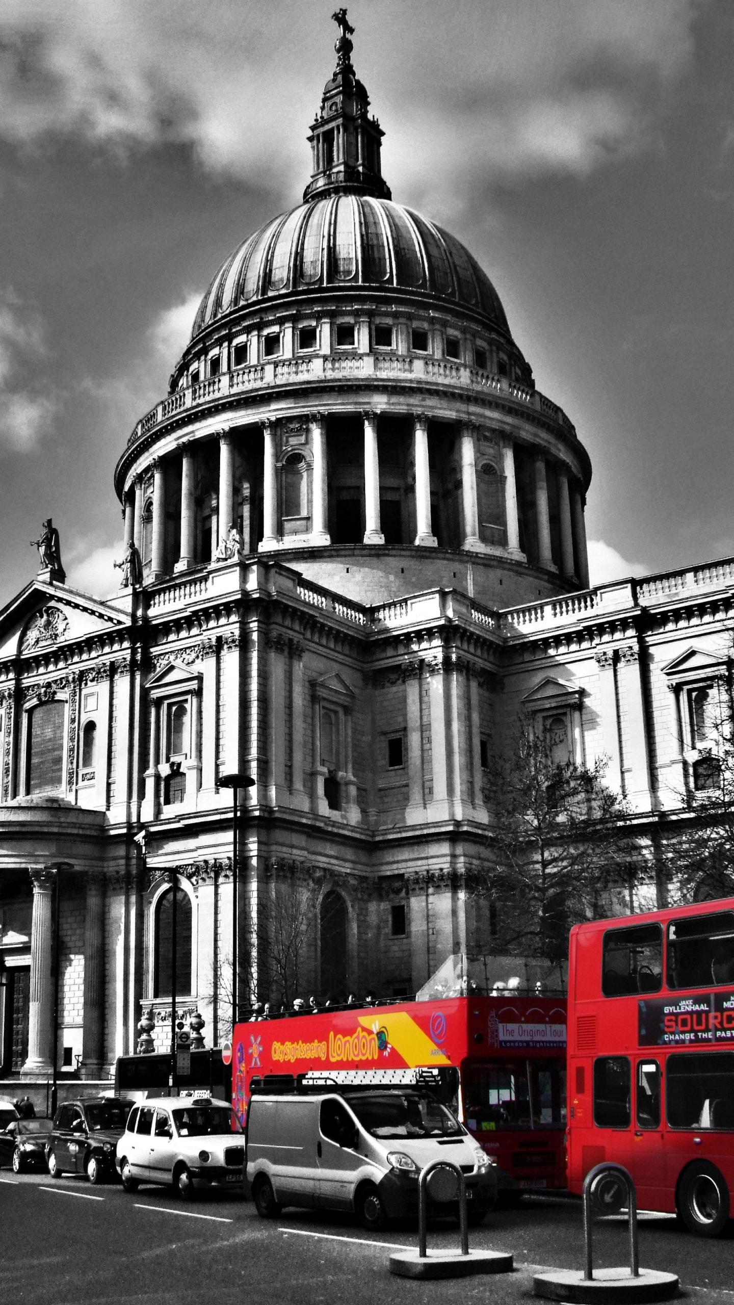 London Wallpaper Black And White Red
