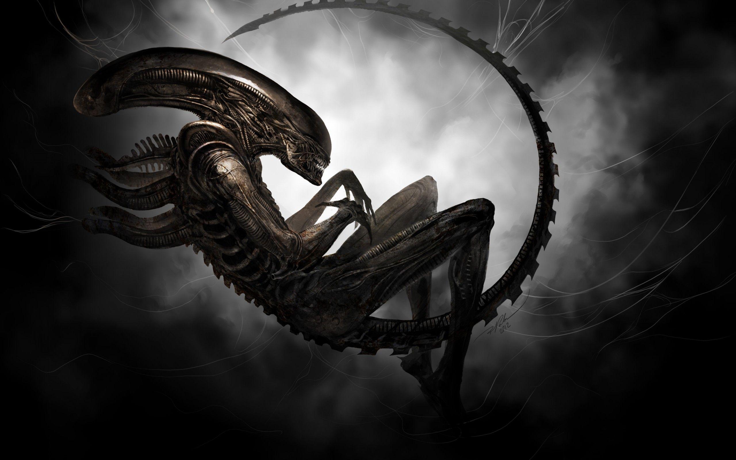 Queen Xenomorph Wallpaper