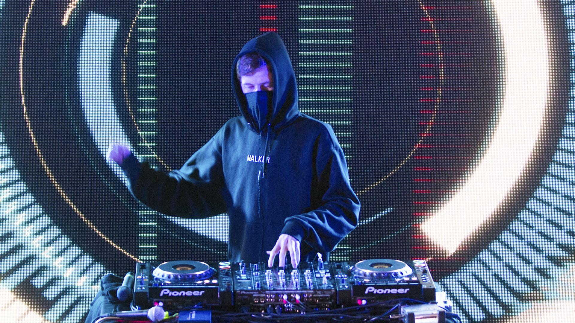 Alone Alan Walker Wallpapers Wallpaper Cave