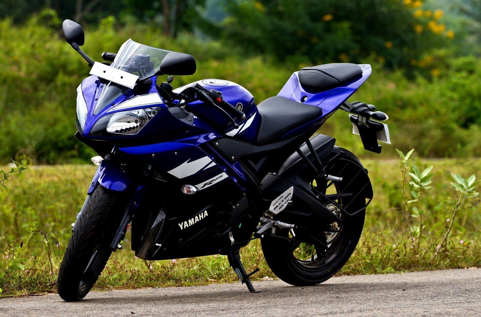 Yamaha R15 Photo