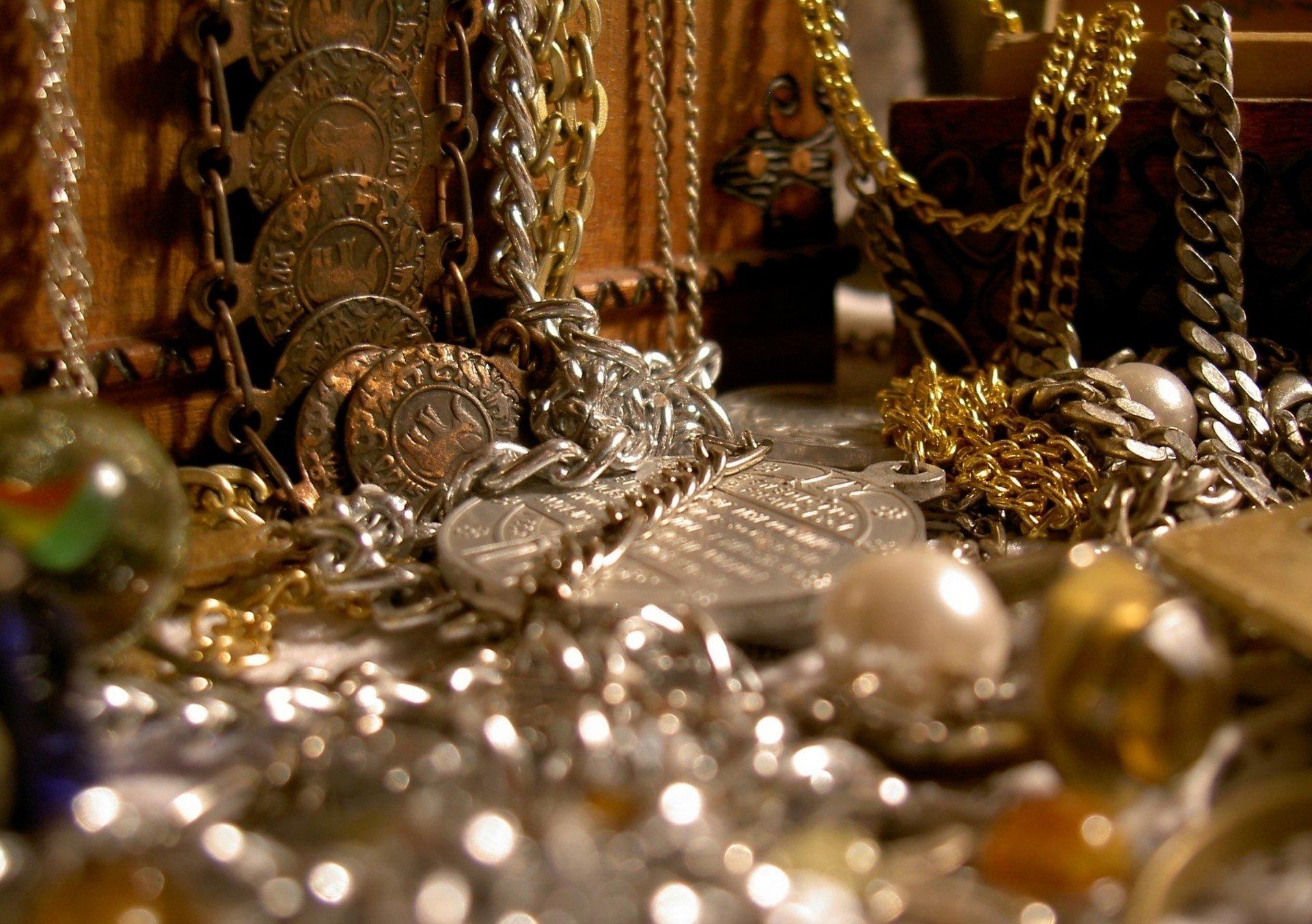 Gold Chains Wallpapers Wallpaper Cave