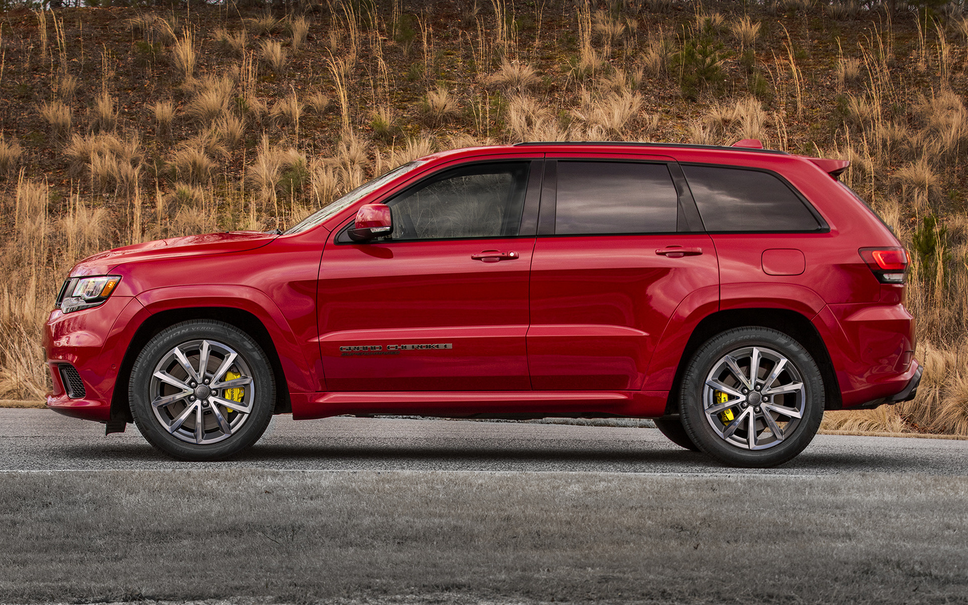 Jeep Grand Cherokee Trackhawk Wallpapers Wallpaper Cave