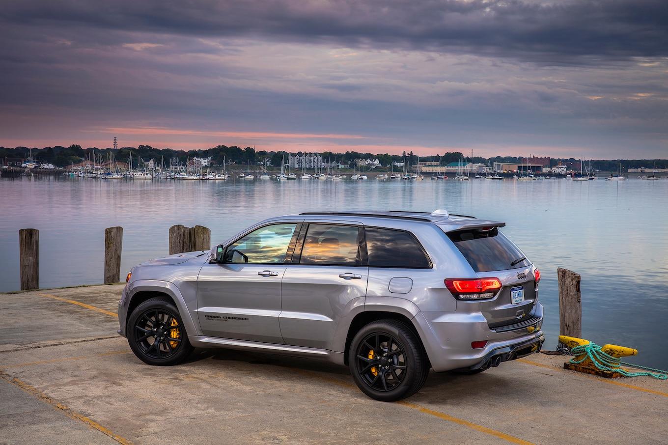 Jeep Grand Cherokee Trackhawk Wallpapers Wallpaper Cave
