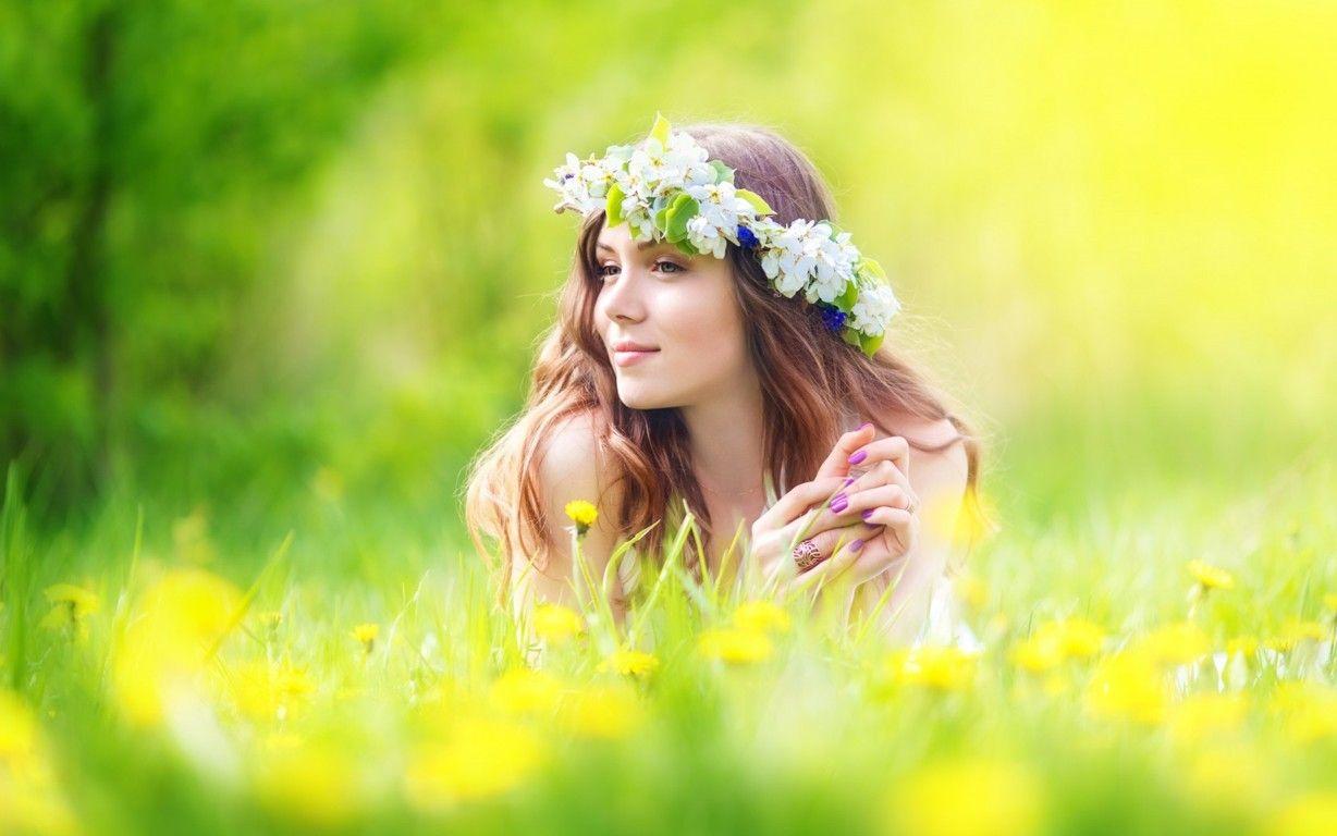 Female Lying Flowers Wallpapers Wallpaper Cave