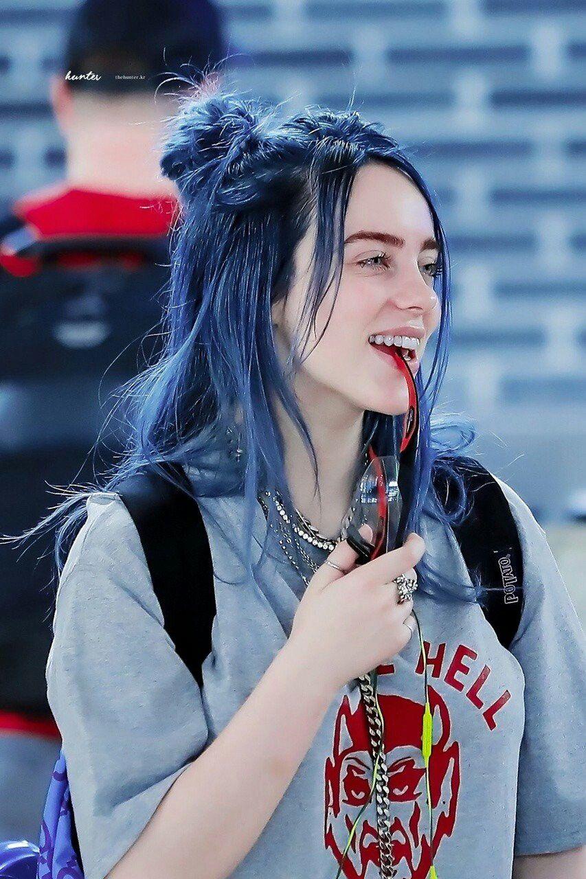Billie Eilish Smiling Wallpapers Wallpaper Cave