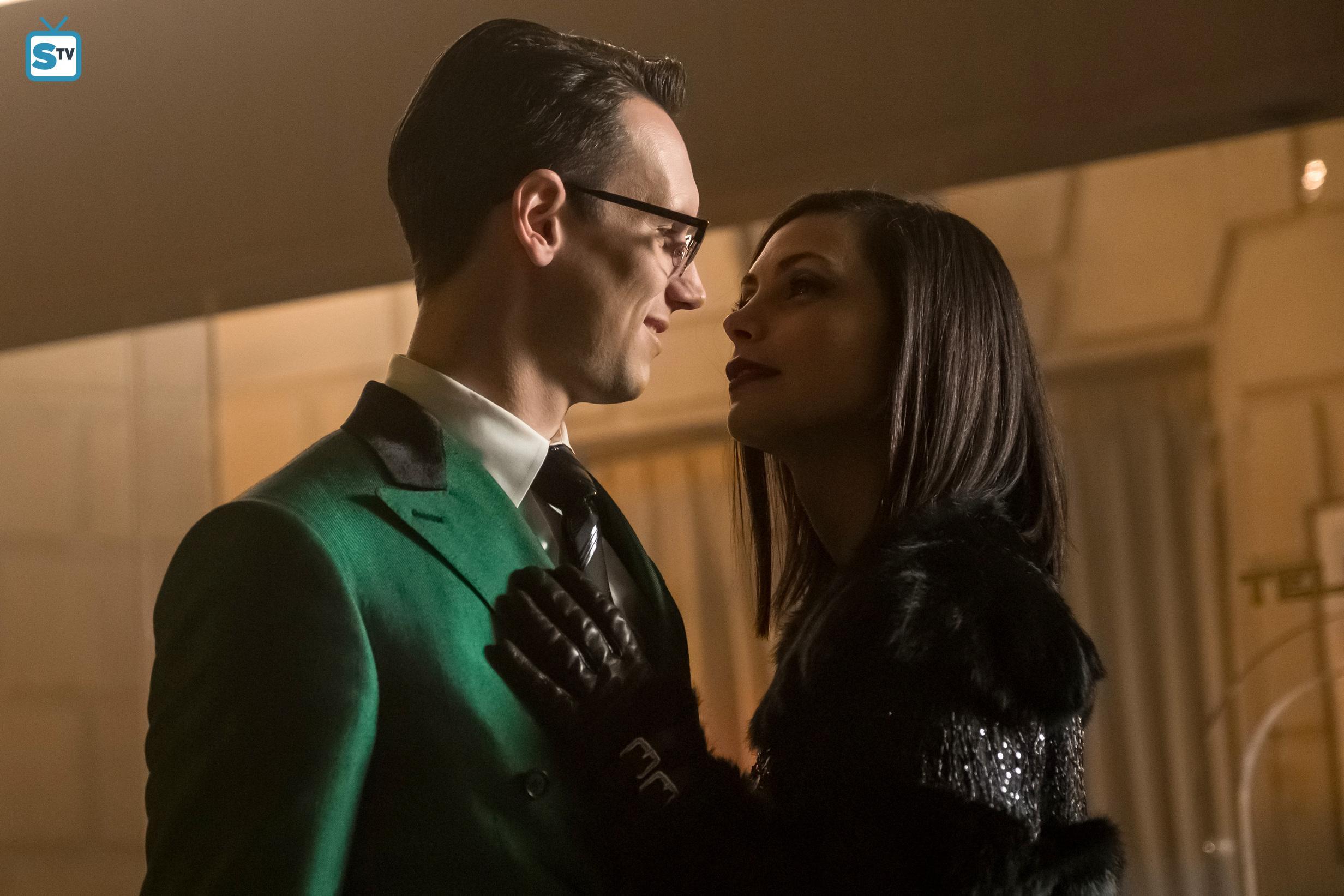 Gotham S01E15 Penguin meets The Riddler YouTube