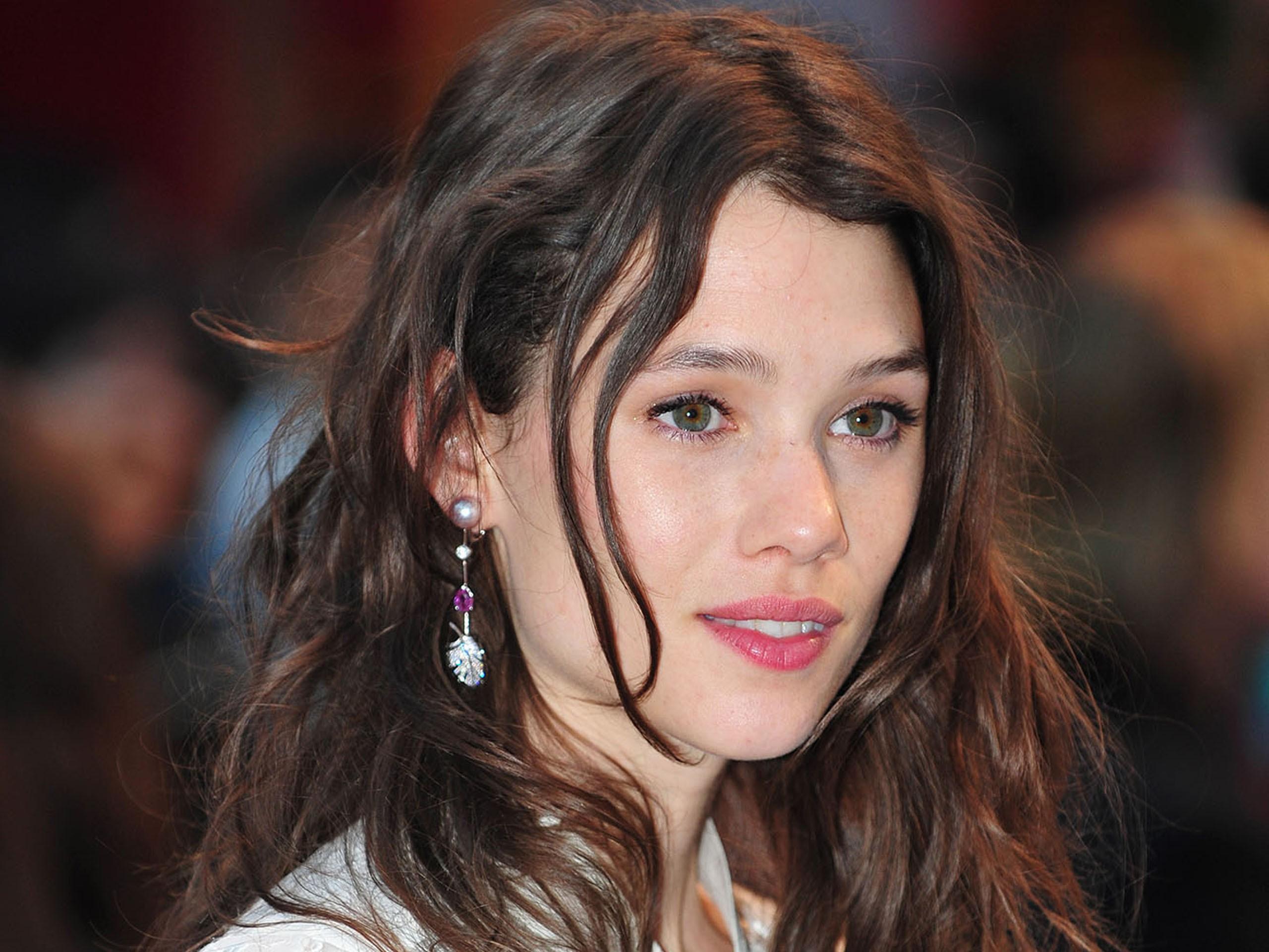 Àstrid Bergès-Frisbey Wallpapers - Wallpaper Cave