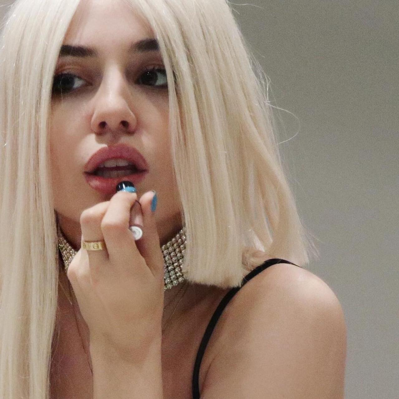 Ava Max Aesthetic Wallpapers Wallpaper Cave