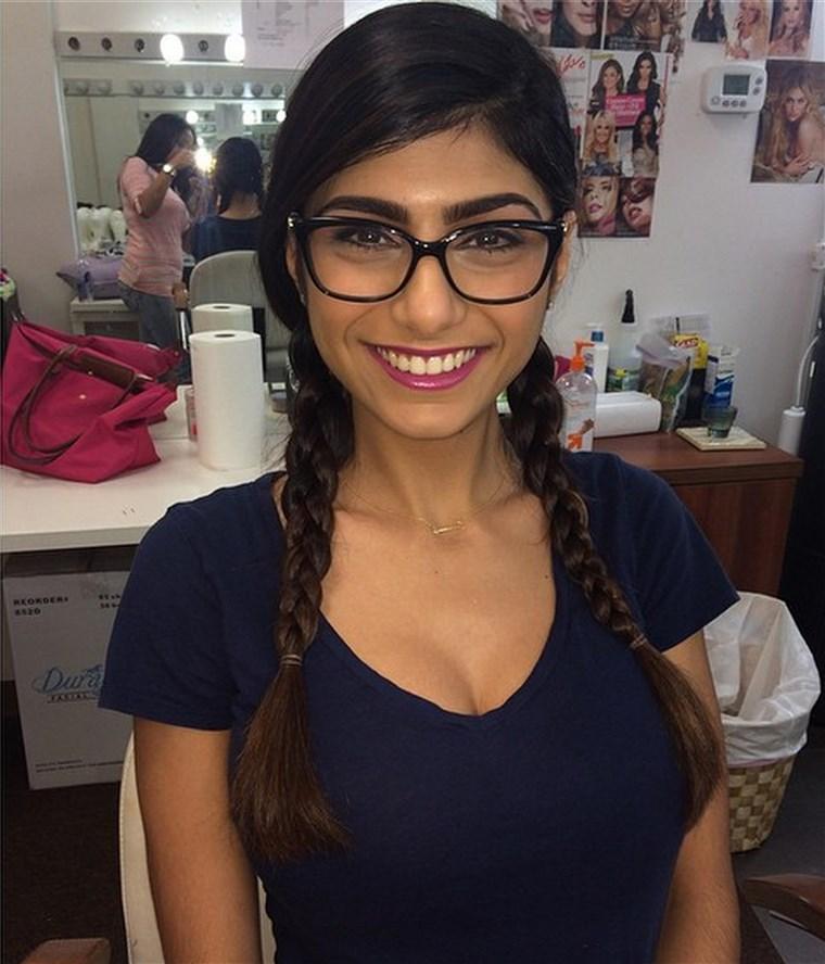 Mia Khalifa Hd Phone Wallpapers Wallpaper Cave