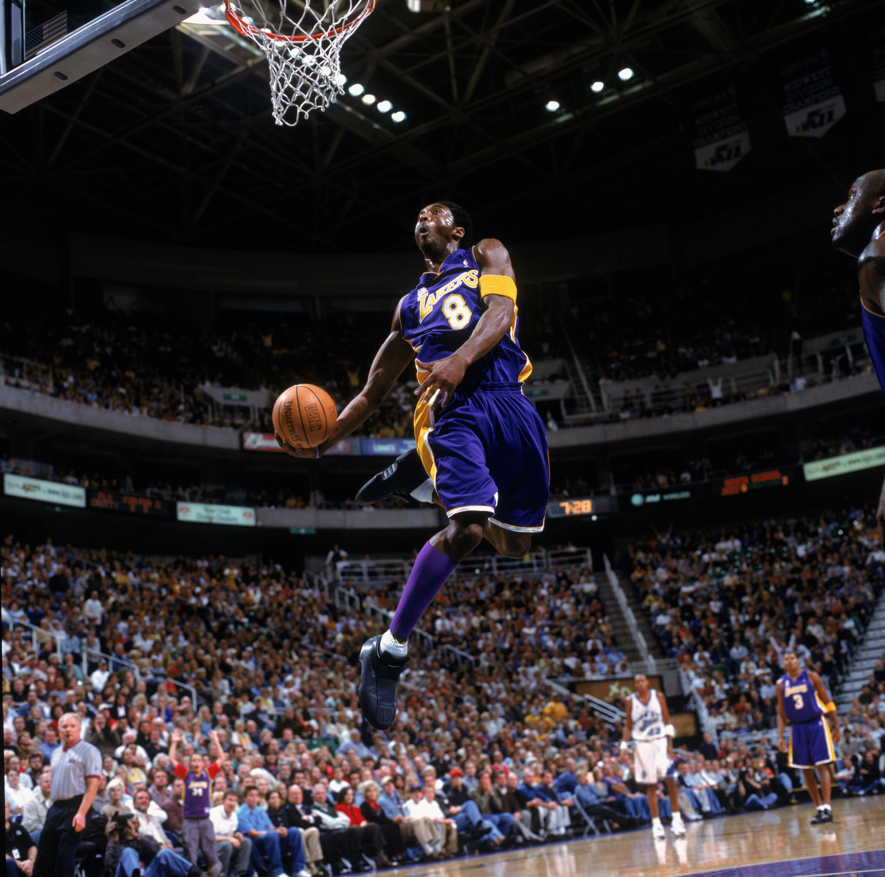 Kobe Bryant Dunk Wallpapers Wallpaper Cave