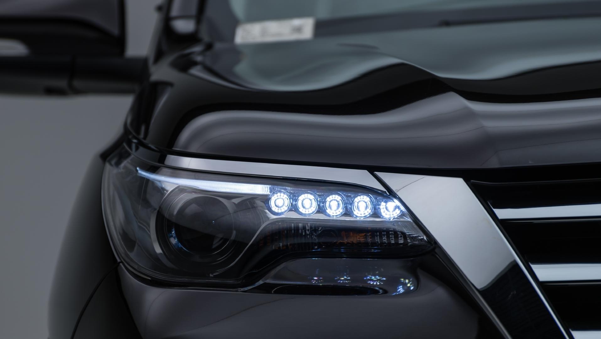 Fortuner Black Hd Desktop Wallpapers Wallpaper Cave