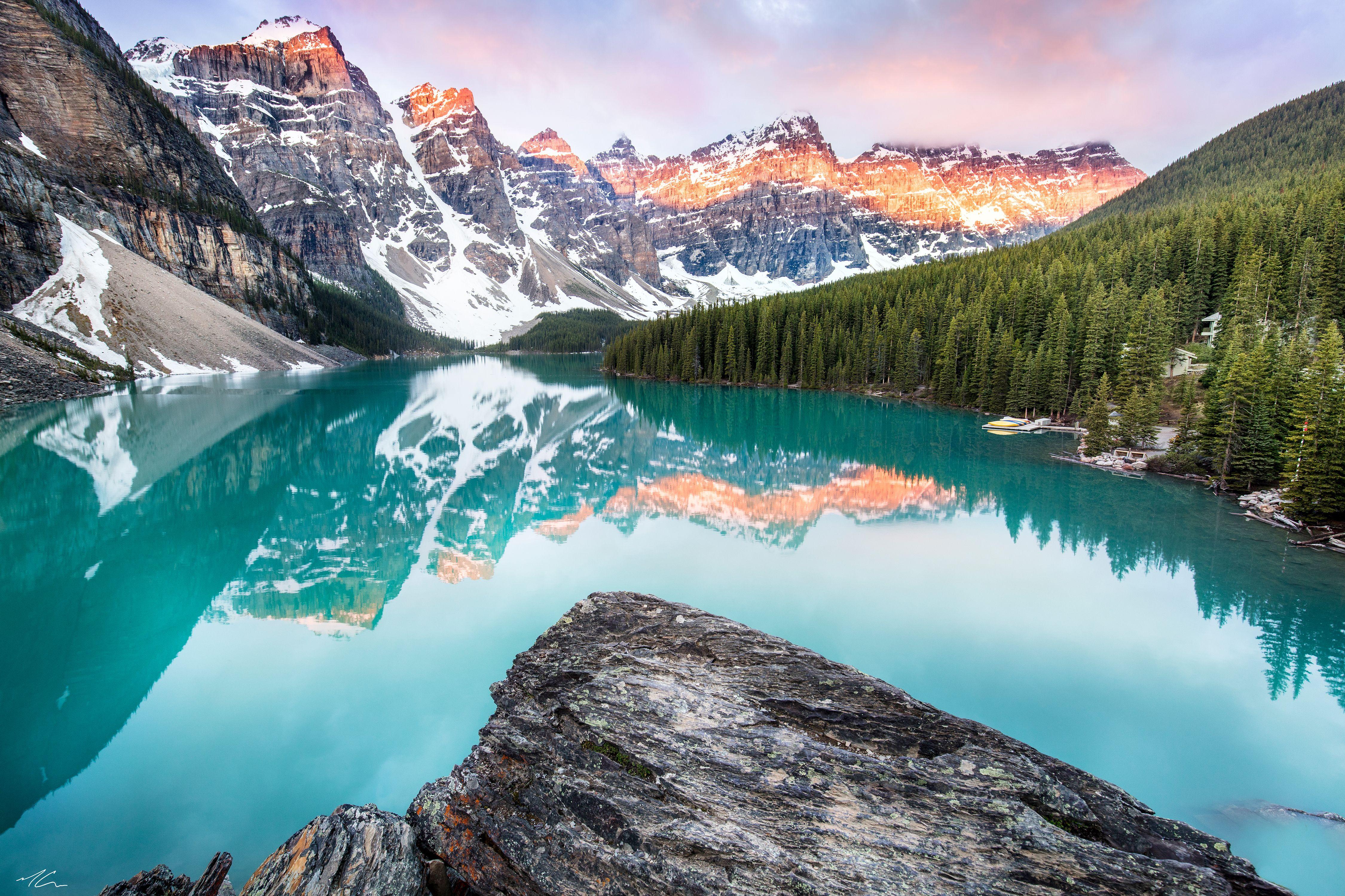 Beautiful Moraine Lake Sunrise Wallpapers Wallpaper Cave