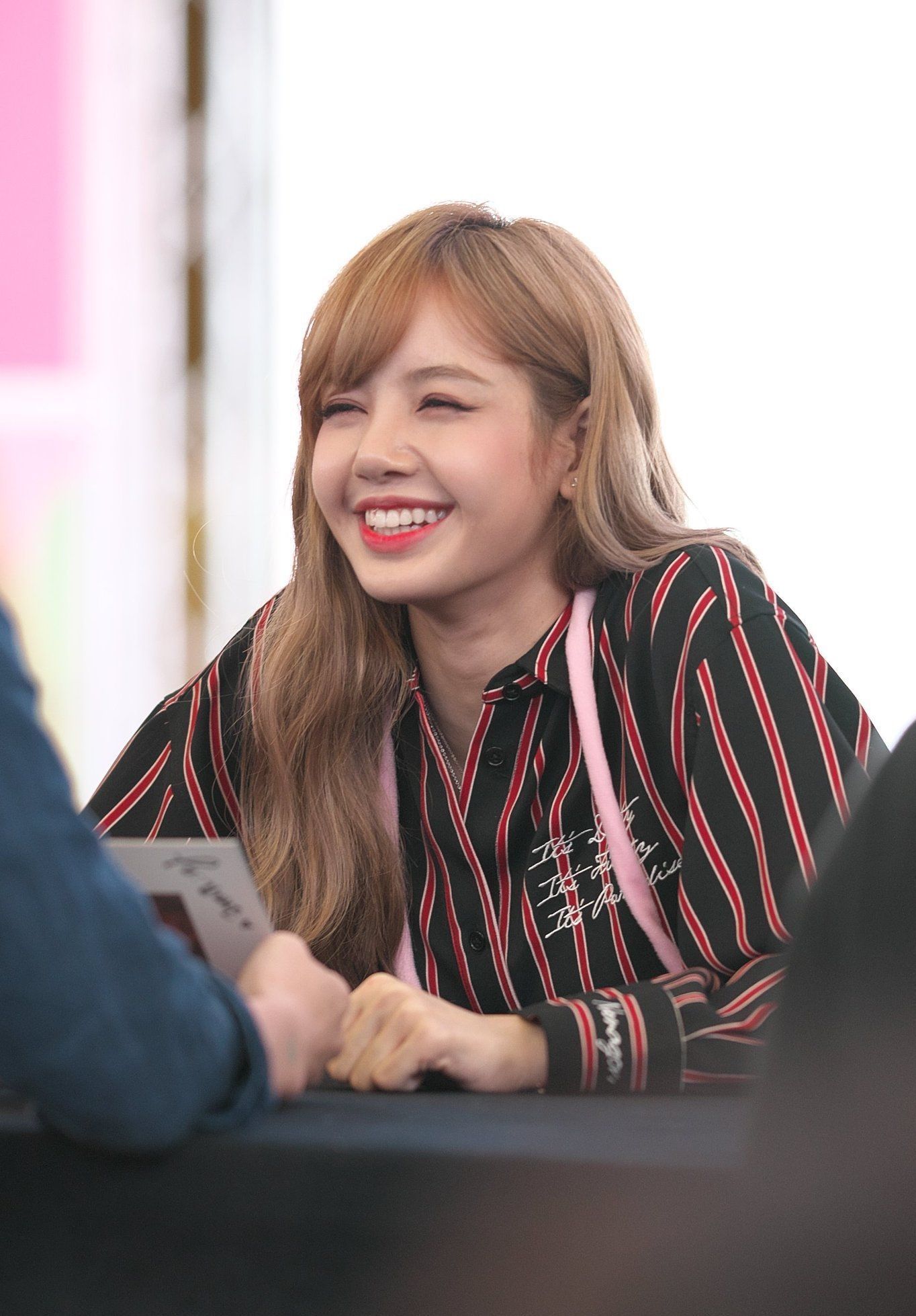 Lisa Manoban Smile Wallpapers Wallpaper Cave