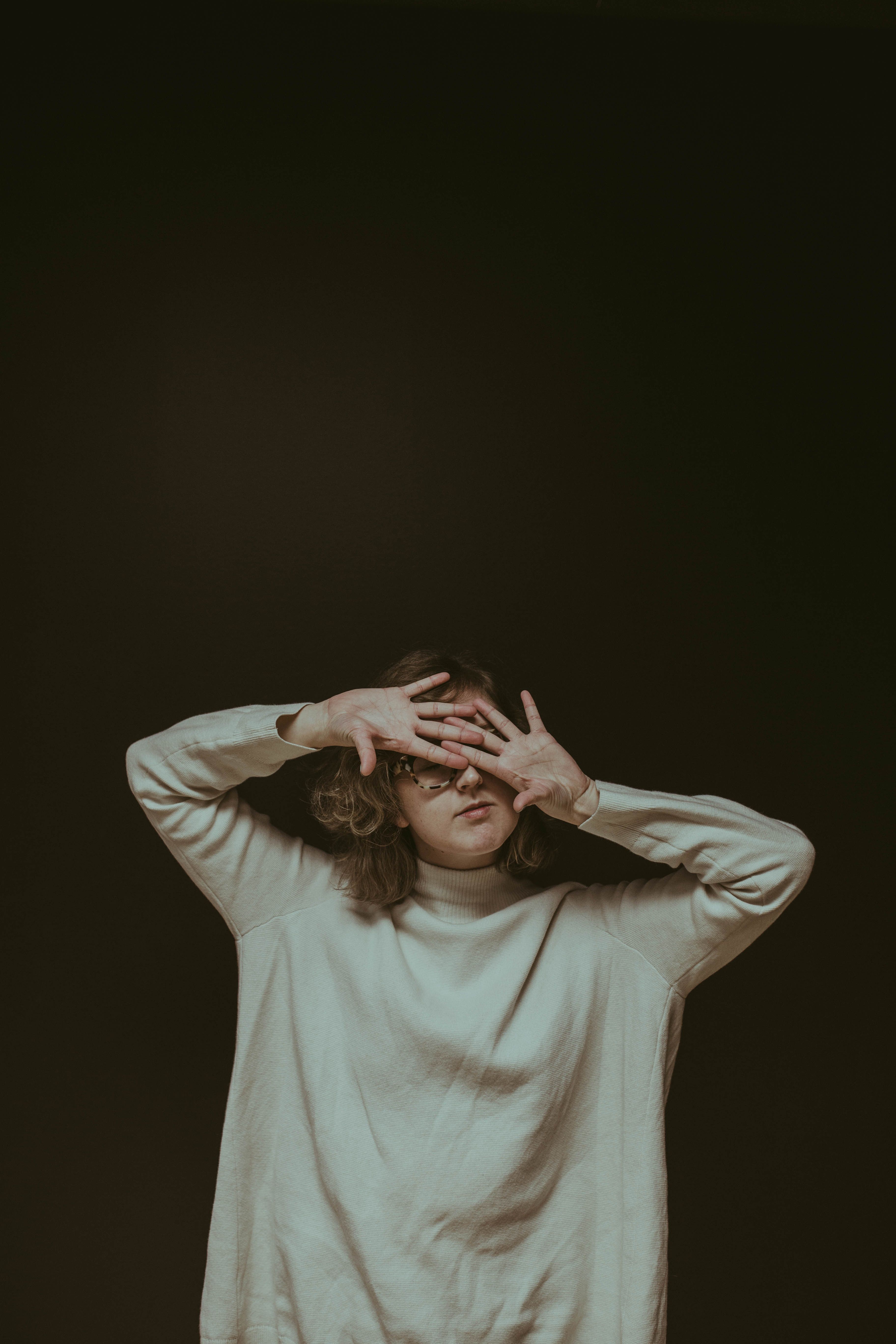 Girls Cover Her Face With Hands Wallpapers Wallpaper Cave