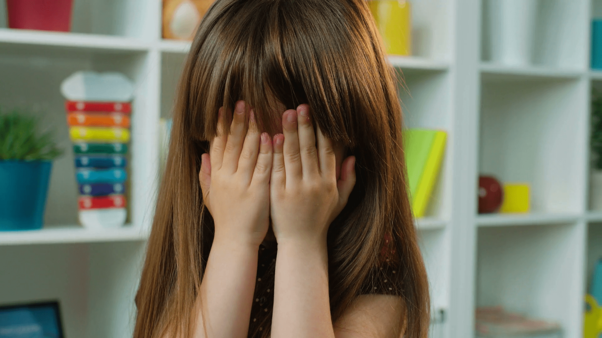 Girls Cover Her Face With Hands Wallpapers Wallpaper Cave