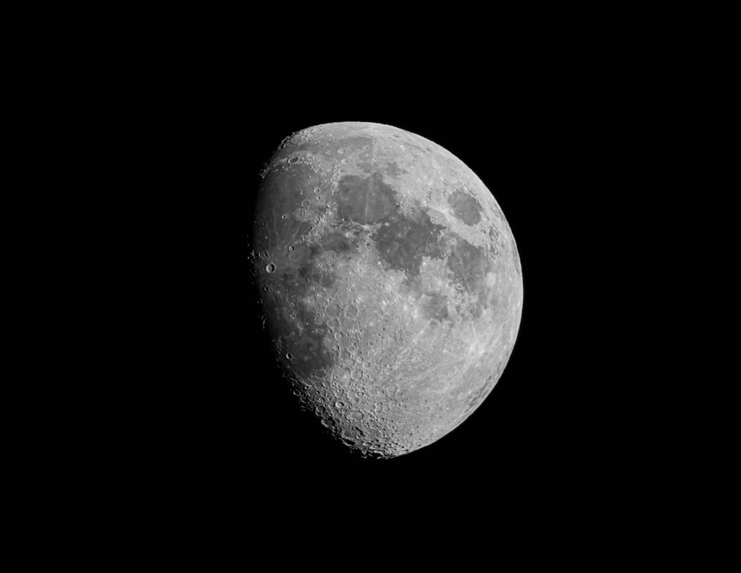 Waning Gibbous Moon Wallpapers Wallpaper Cave