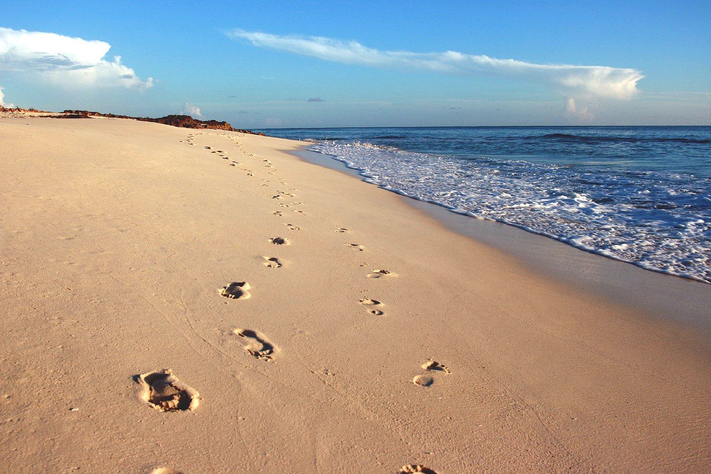 Footprints In The Sand HD Wallpapers Wallpaper Cave