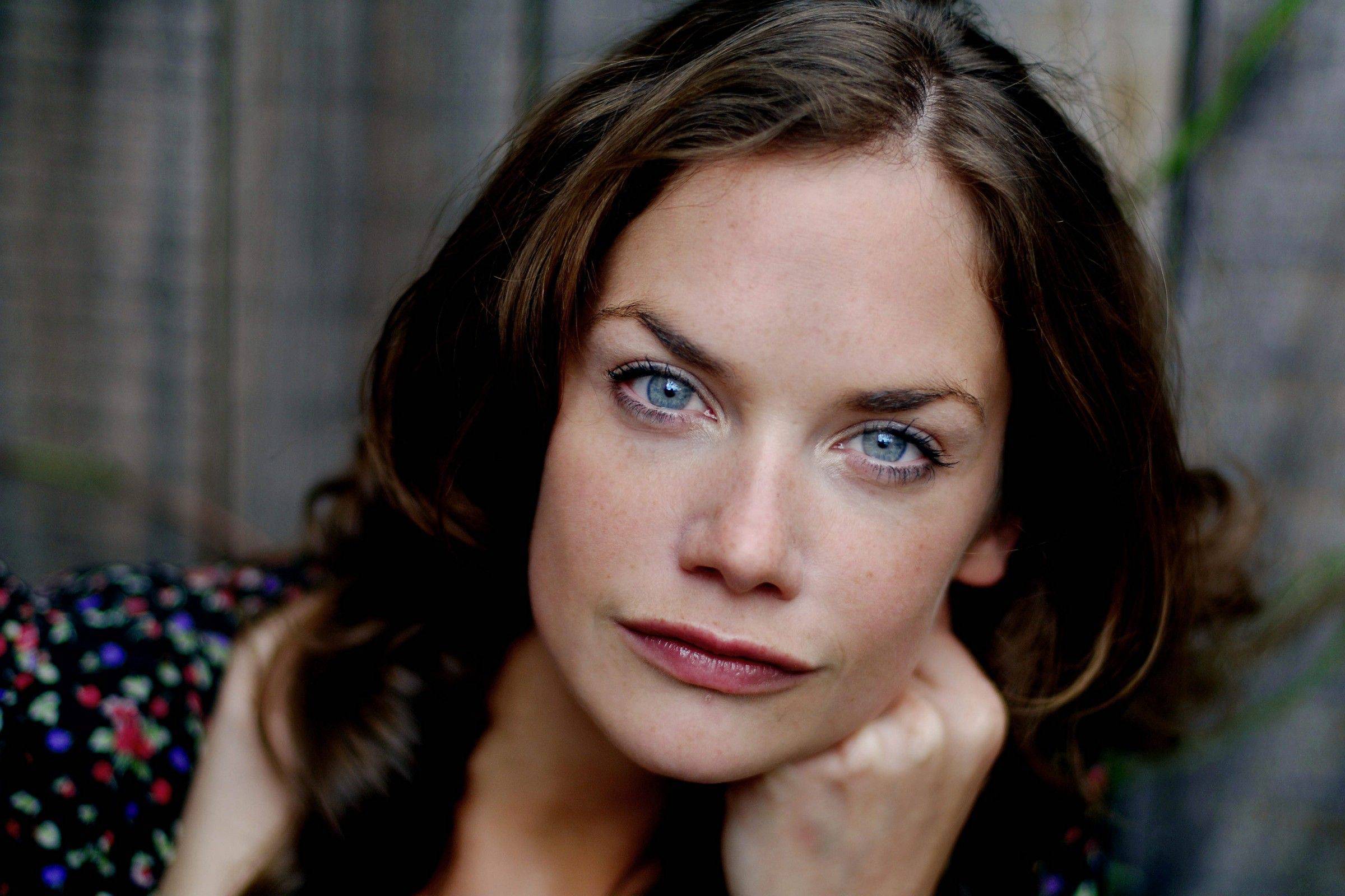 Ruth Wilson Hot