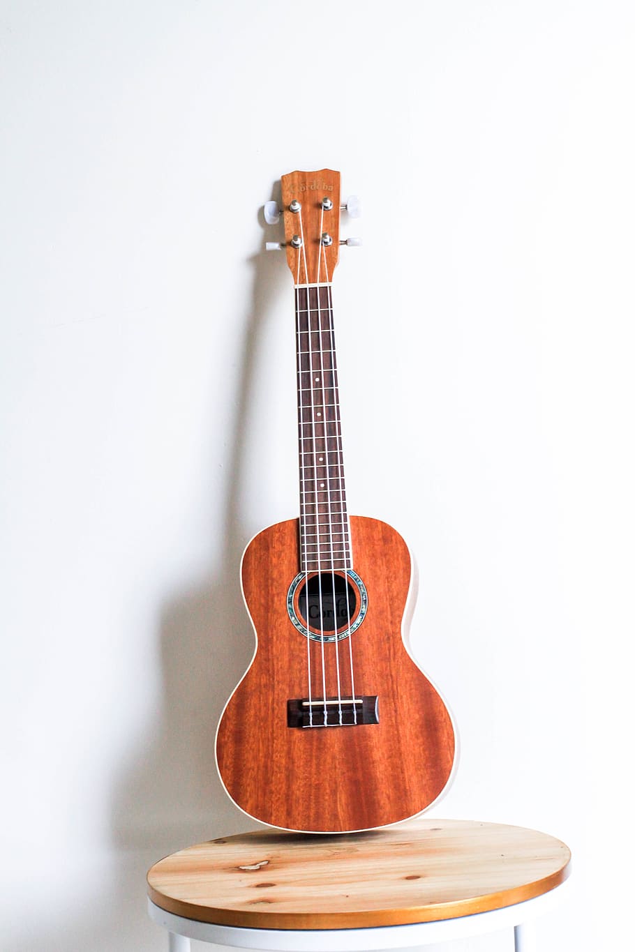 Playing Ukulele Wallpapers Wallpaper Cave