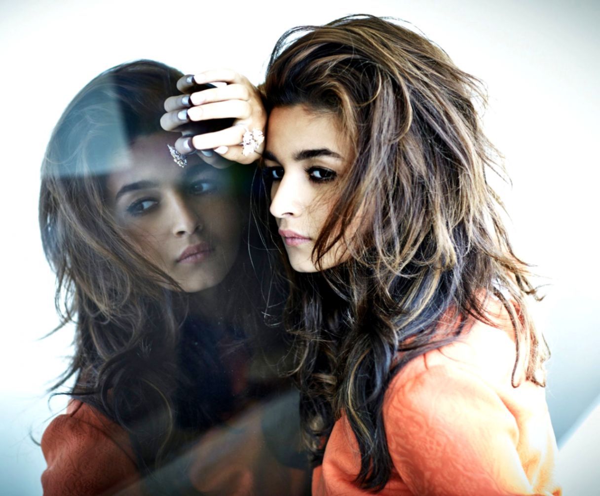 Beautiful Girl In Front Of Mirror Wallpapers Wallpaper Cave