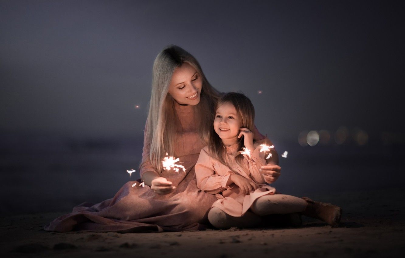Mom With Little Daughter 4k Wallpapers Wallpaper Cave