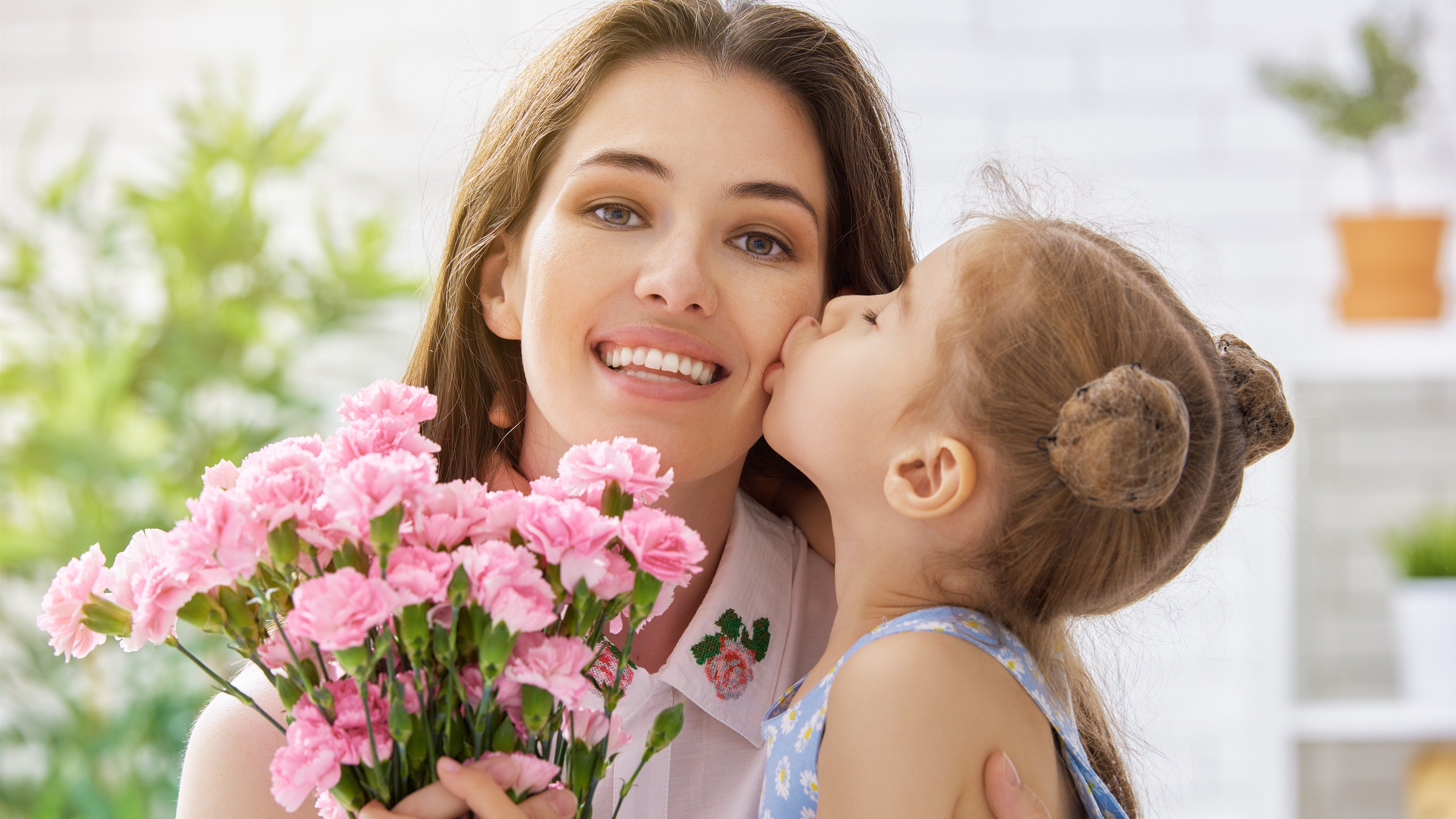 Mom With Little Daughter 4k Wallpapers Wallpaper Cave