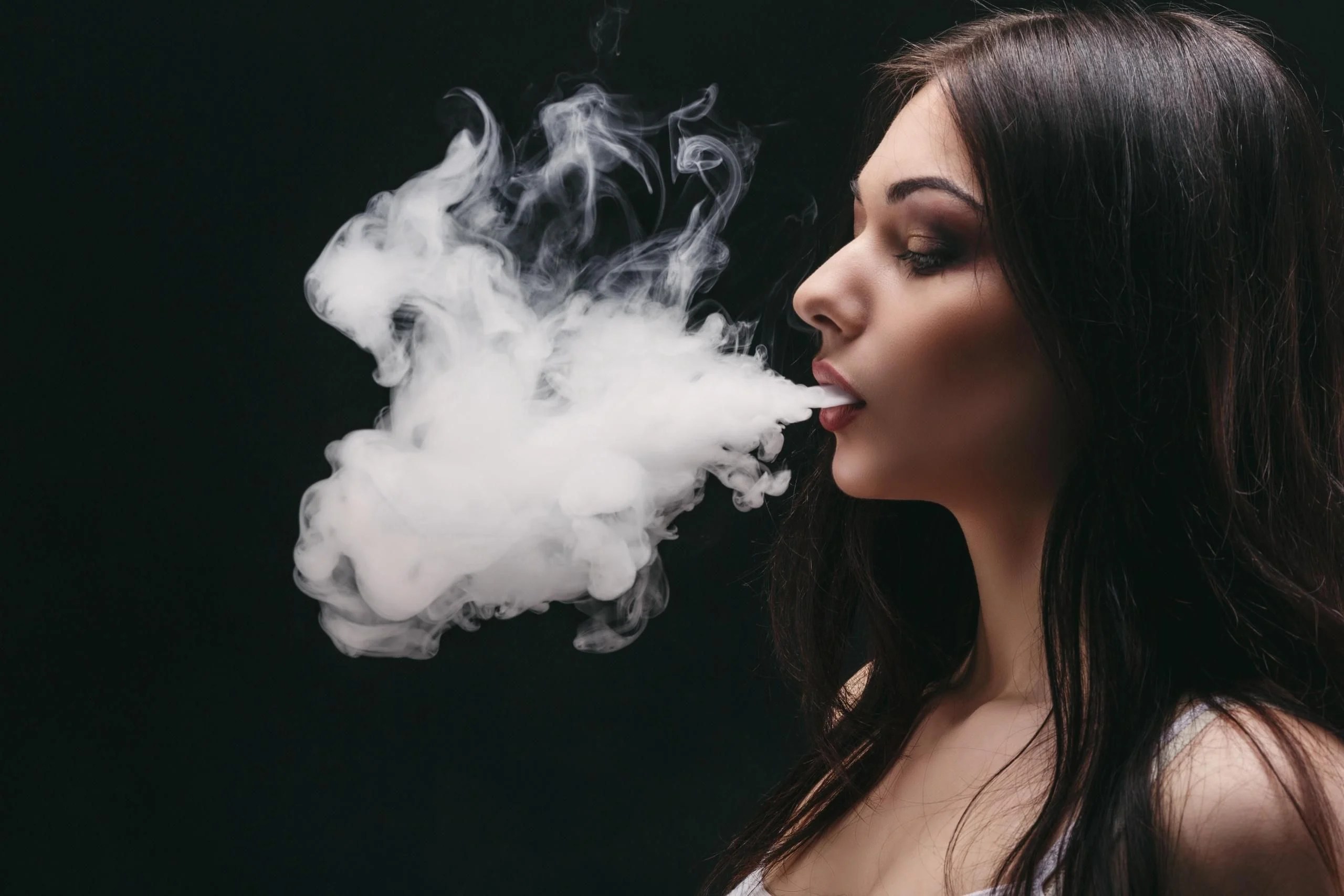 Girl Smoking 4k Wallpapers Wallpaper Cave