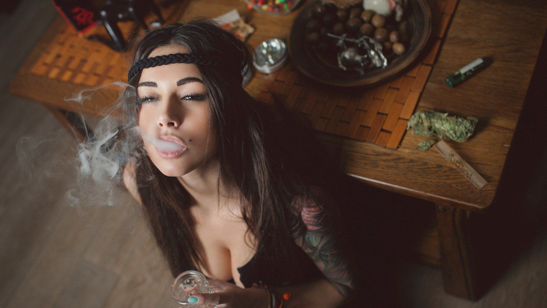 Sexy Girls Smoking Weed Wallpaper