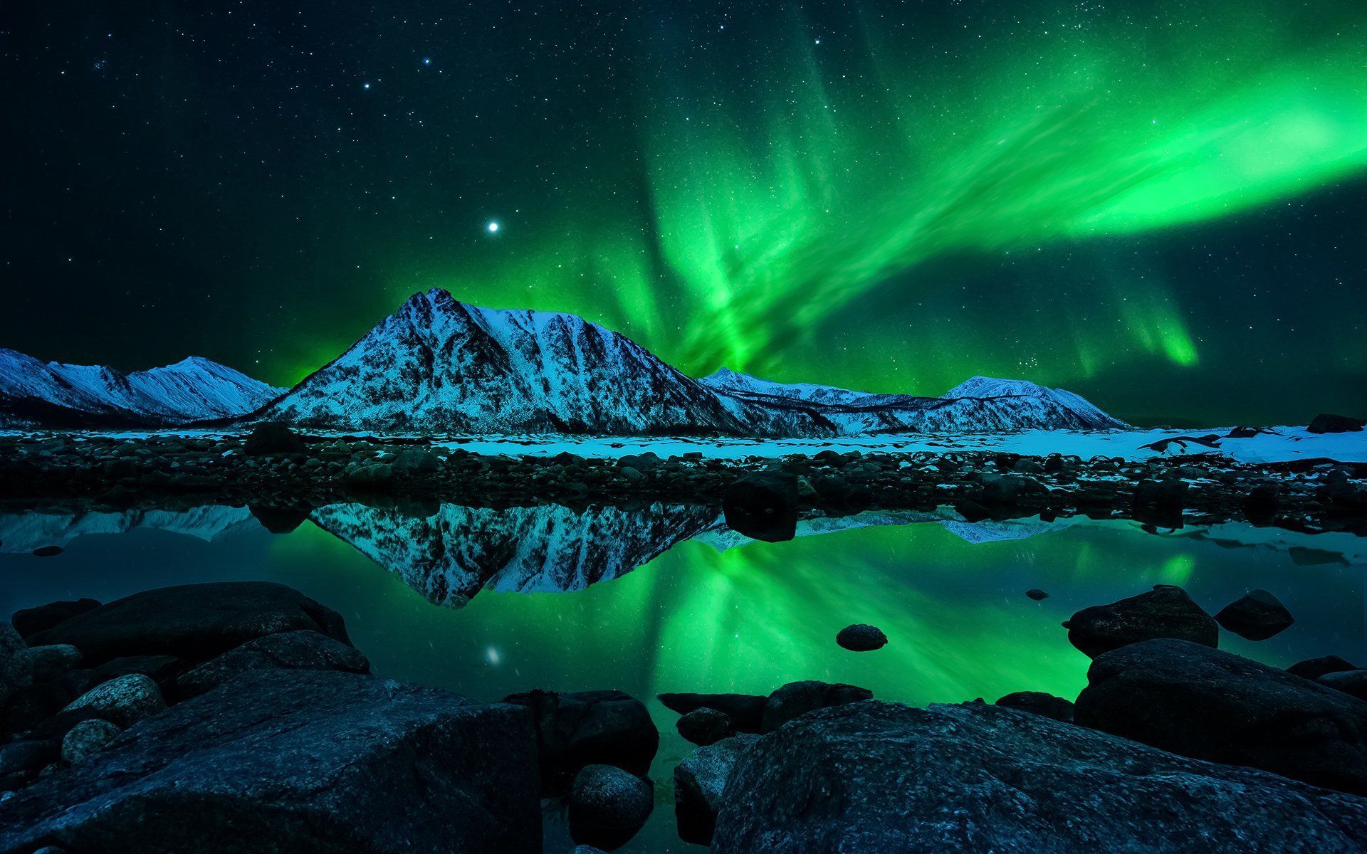 Aurora Borealis And Mountain HD Wallpapers Wallpaper Cave
