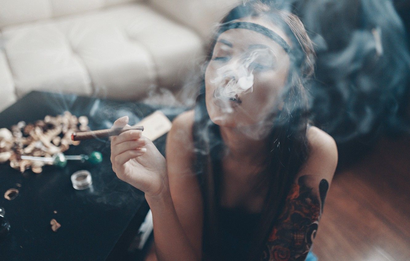 Girl Smoking 4k Wallpapers Wallpaper Cave