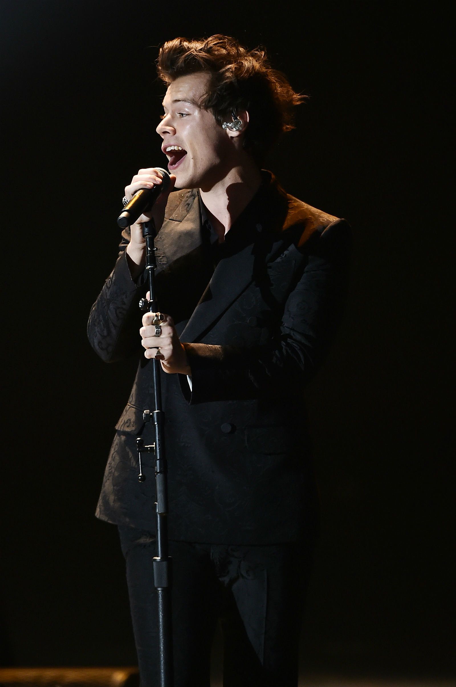 Harry Styles Lights Up Wallpapers Wallpaper Cave