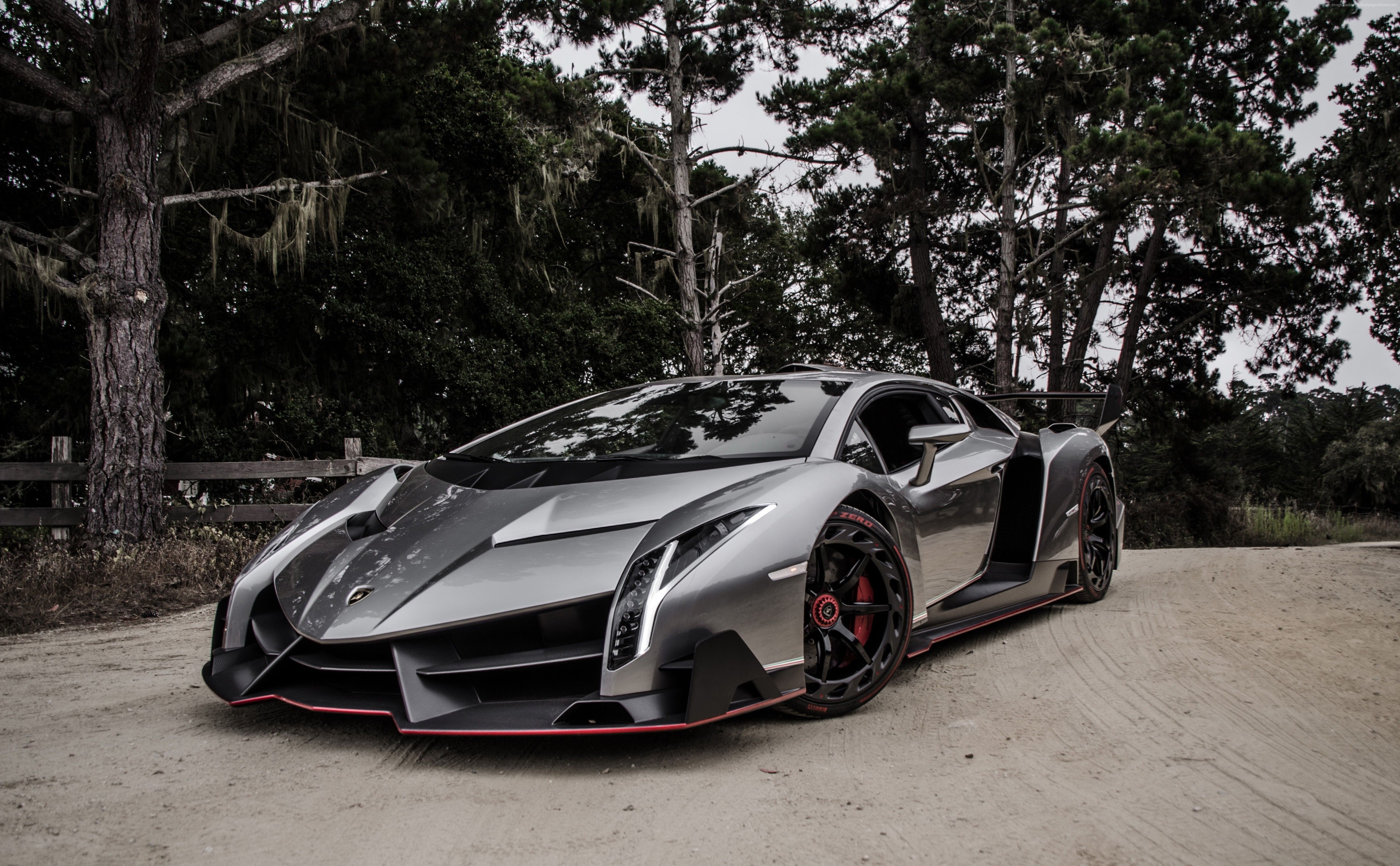 Veneno Roadster Wallpaper