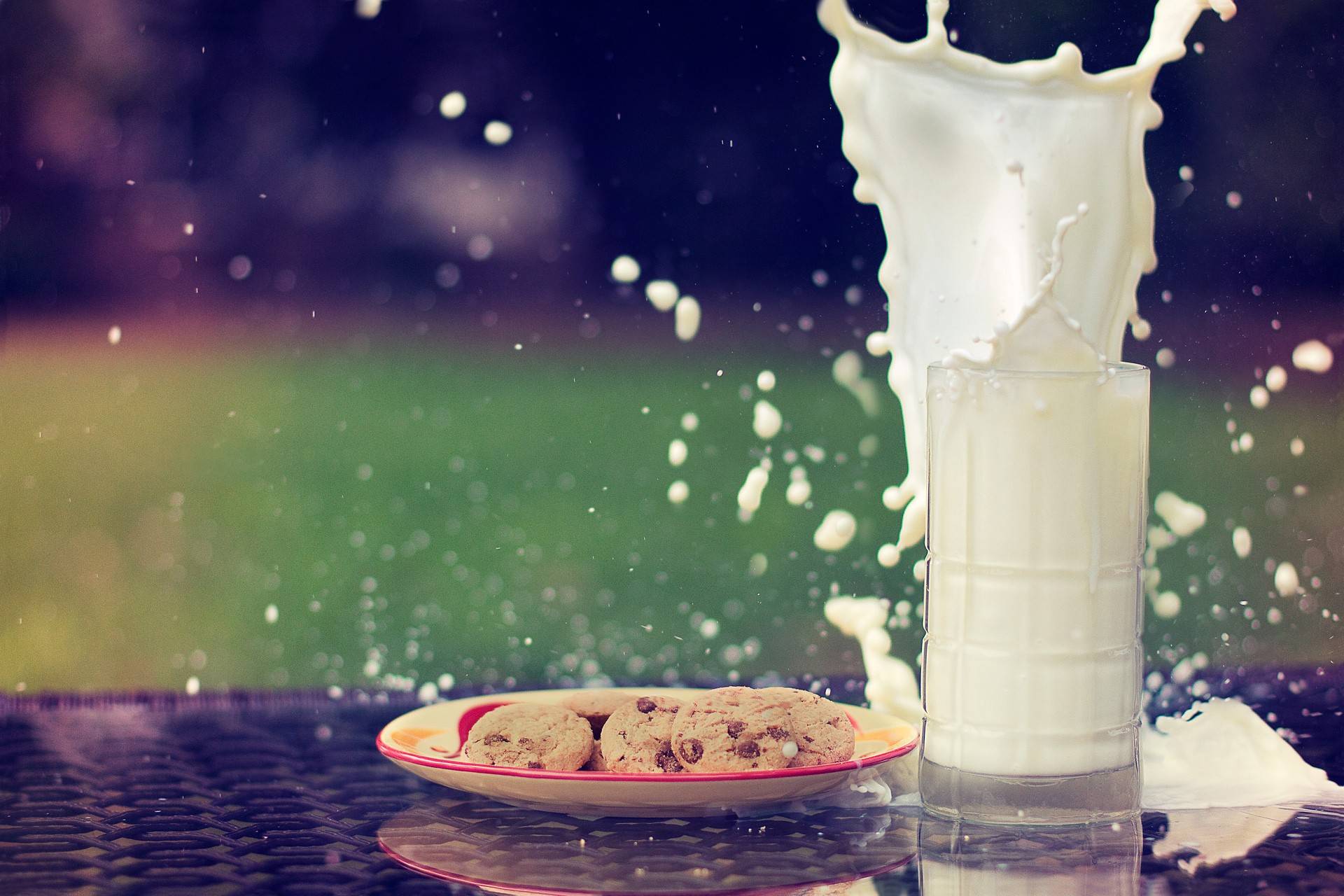 Aesthetic Milk And Cookies Wallpapers Wallpaper Cave