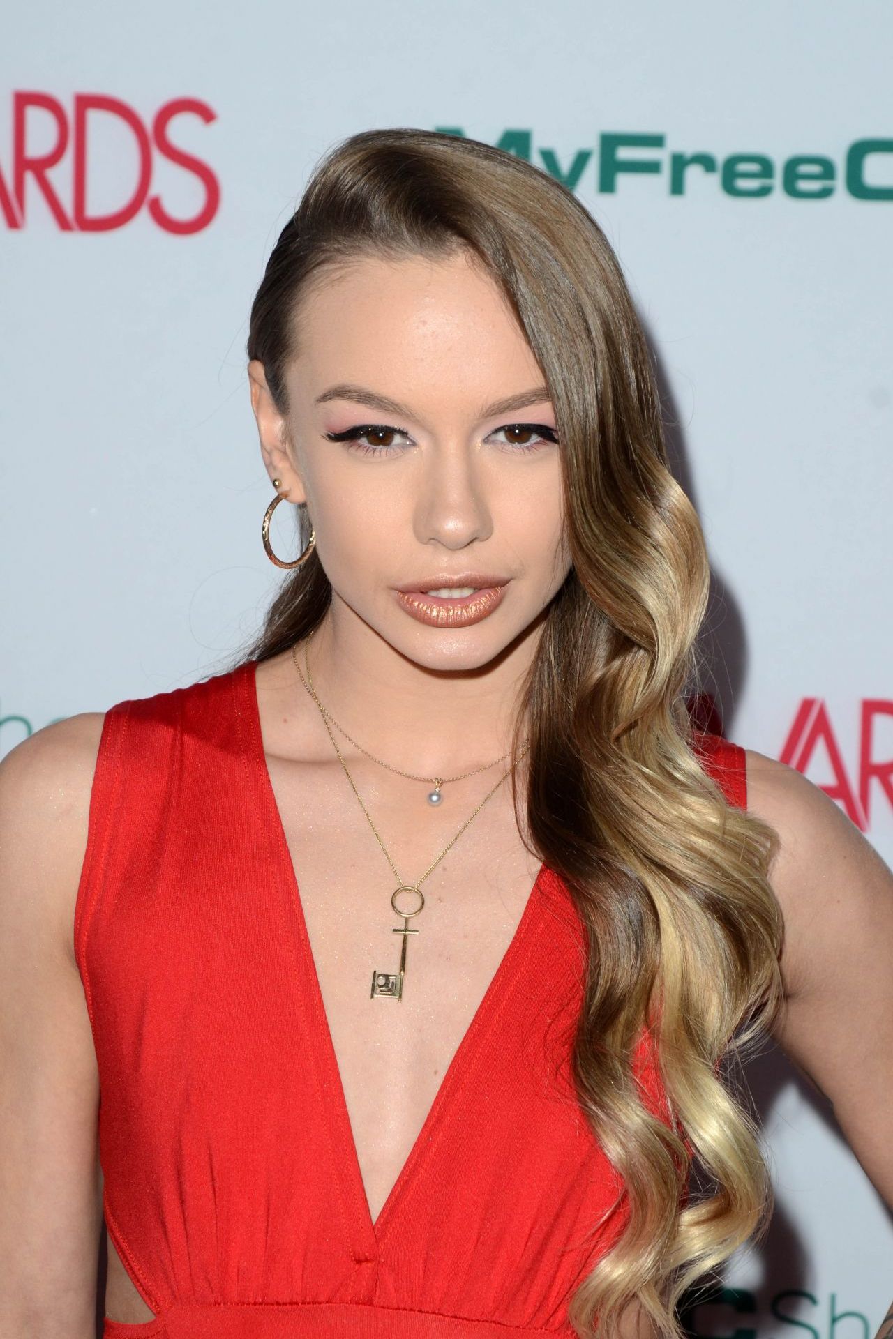 Naomi Swann Pictures (73 Images)