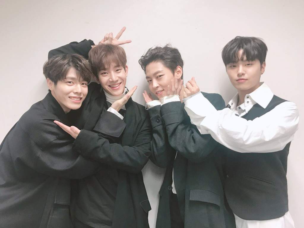 The Rose Kpop Wallpapers Wallpaper Cave