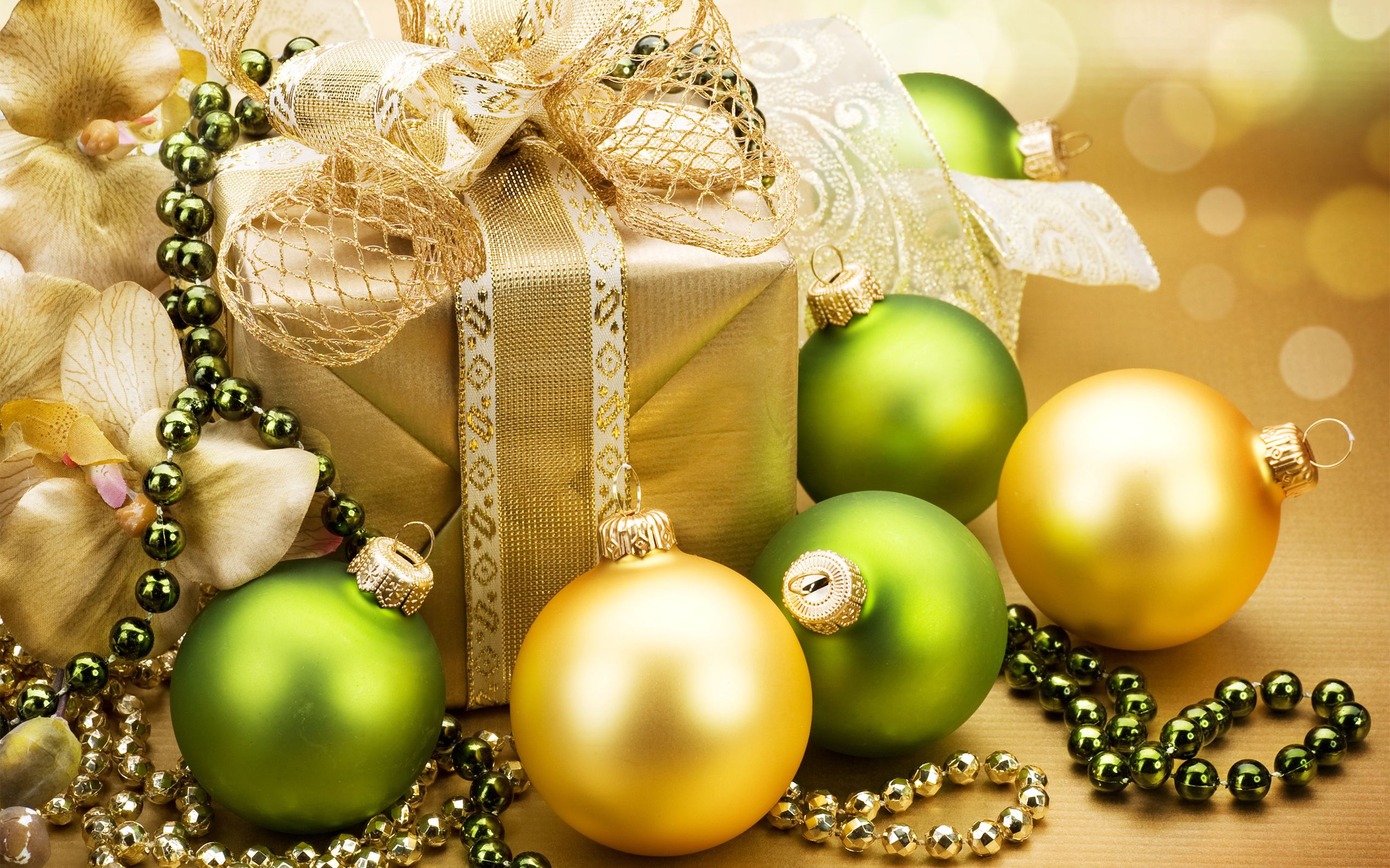 Silver And Gold Christmas Wallpapers Wallpaper Cave