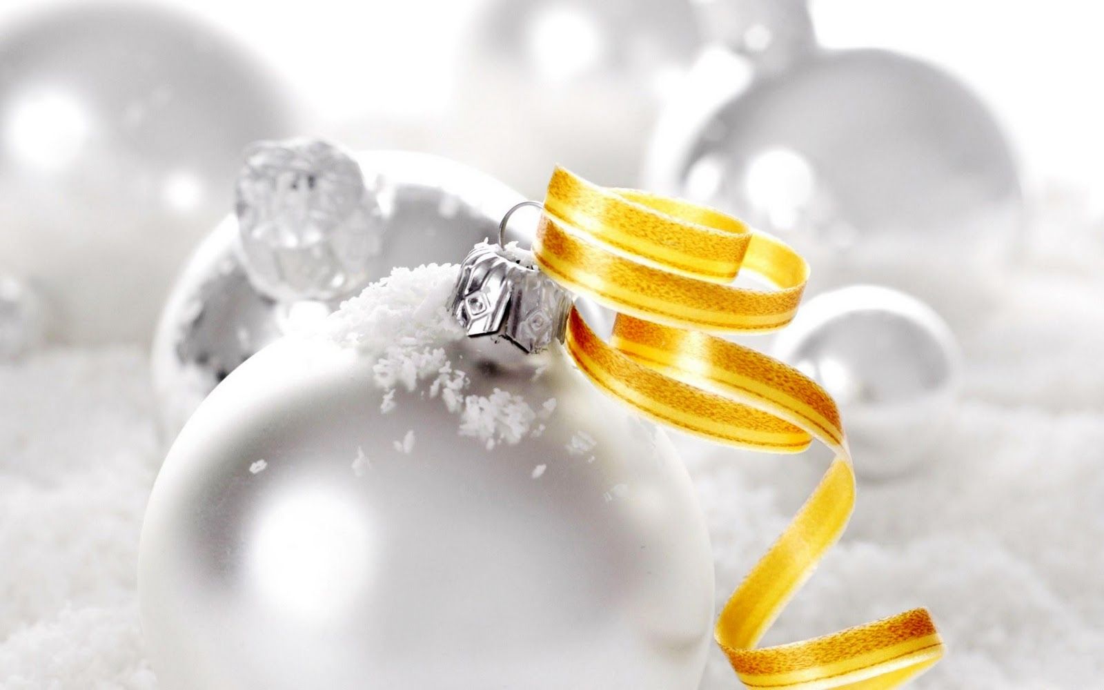 Gold And White Christmas Wallpapers Wallpaper Cave